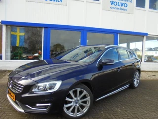 Hoofdafbeelding Volvo V60 Volvo V60 1.5 T3 SUMMUM,AUT,ALLE DENKBARE OPTIES!!!! ,1E EIG, ORG NL, NW STAAT!!