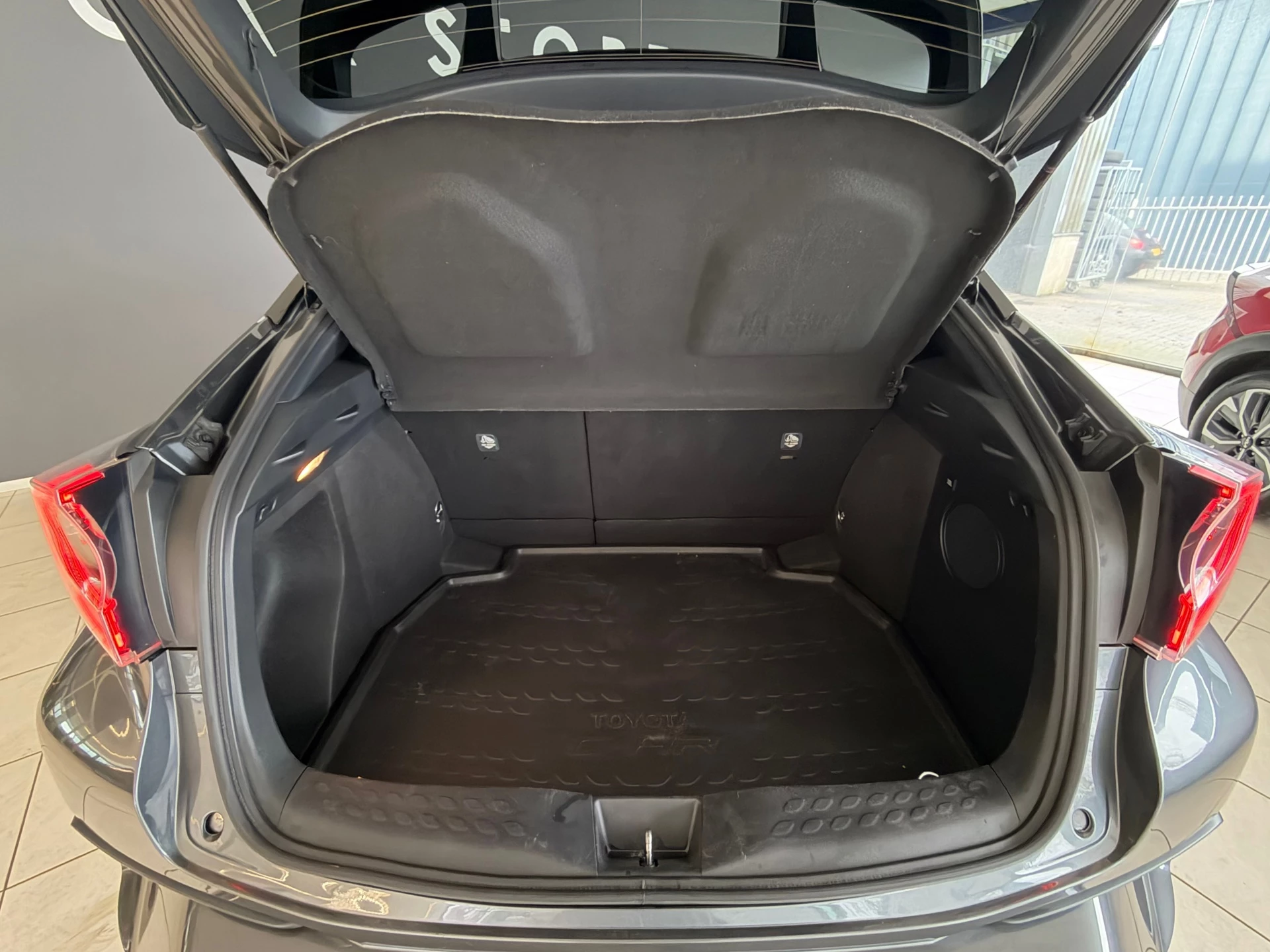 Hoofdafbeelding Toyota C-HR