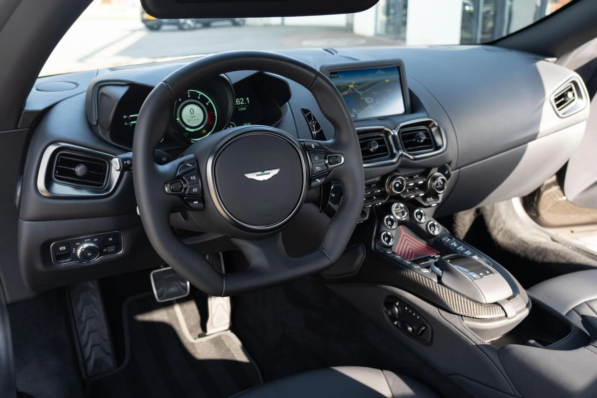 Hoofdafbeelding Aston Martin V8 Vantage