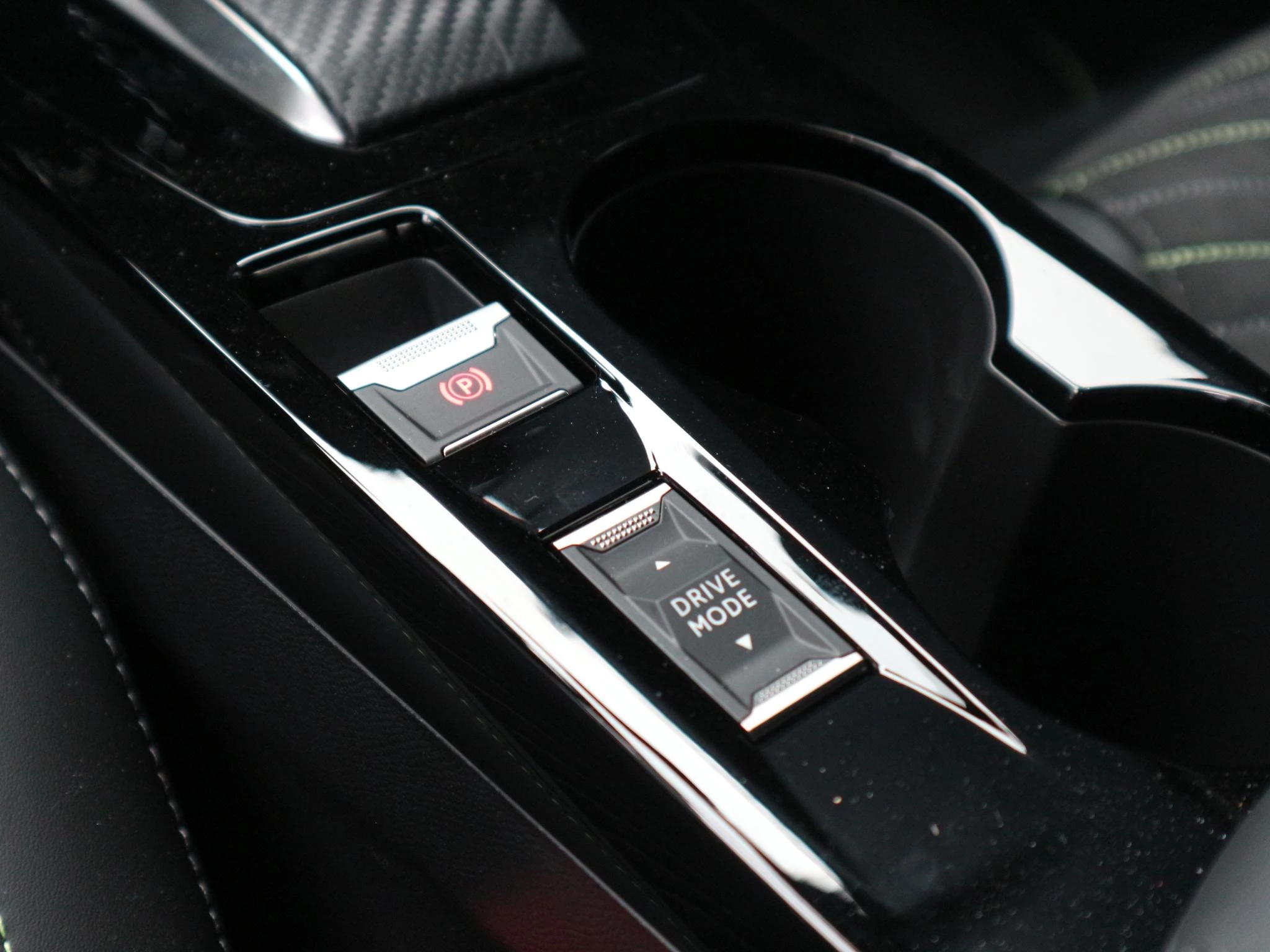 Hoofdafbeelding Peugeot e-208