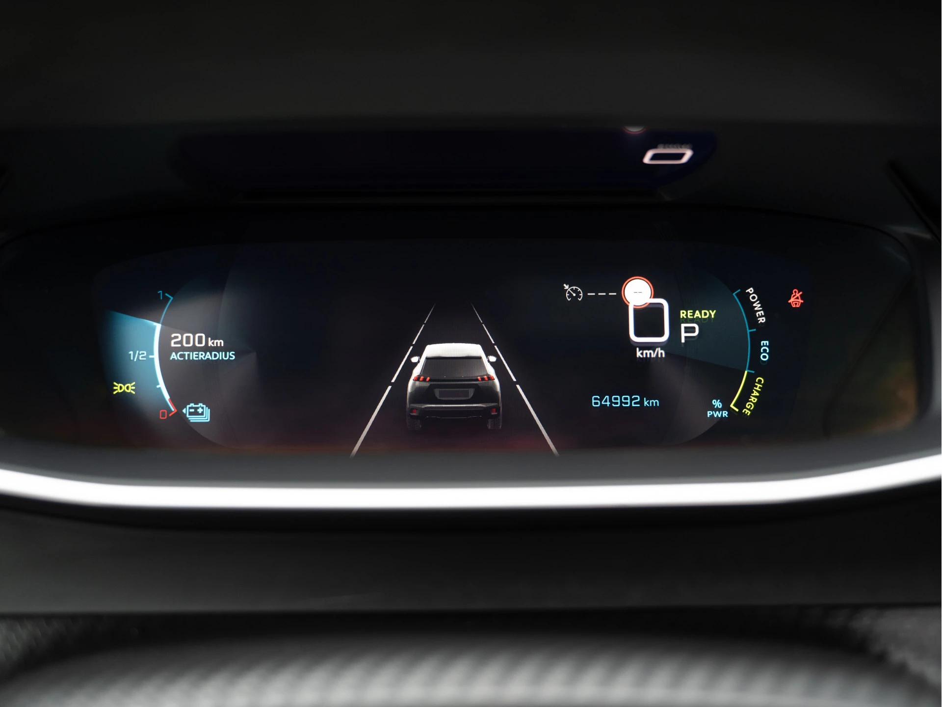 Hoofdafbeelding Peugeot e-2008