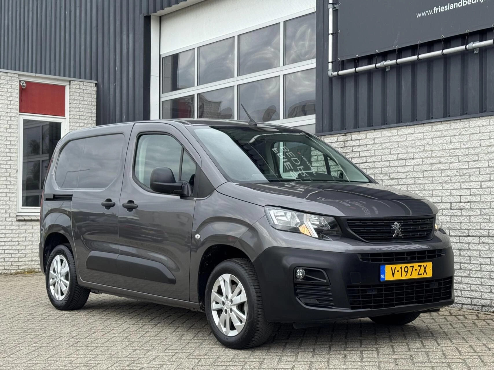 Hoofdafbeelding Peugeot Partner