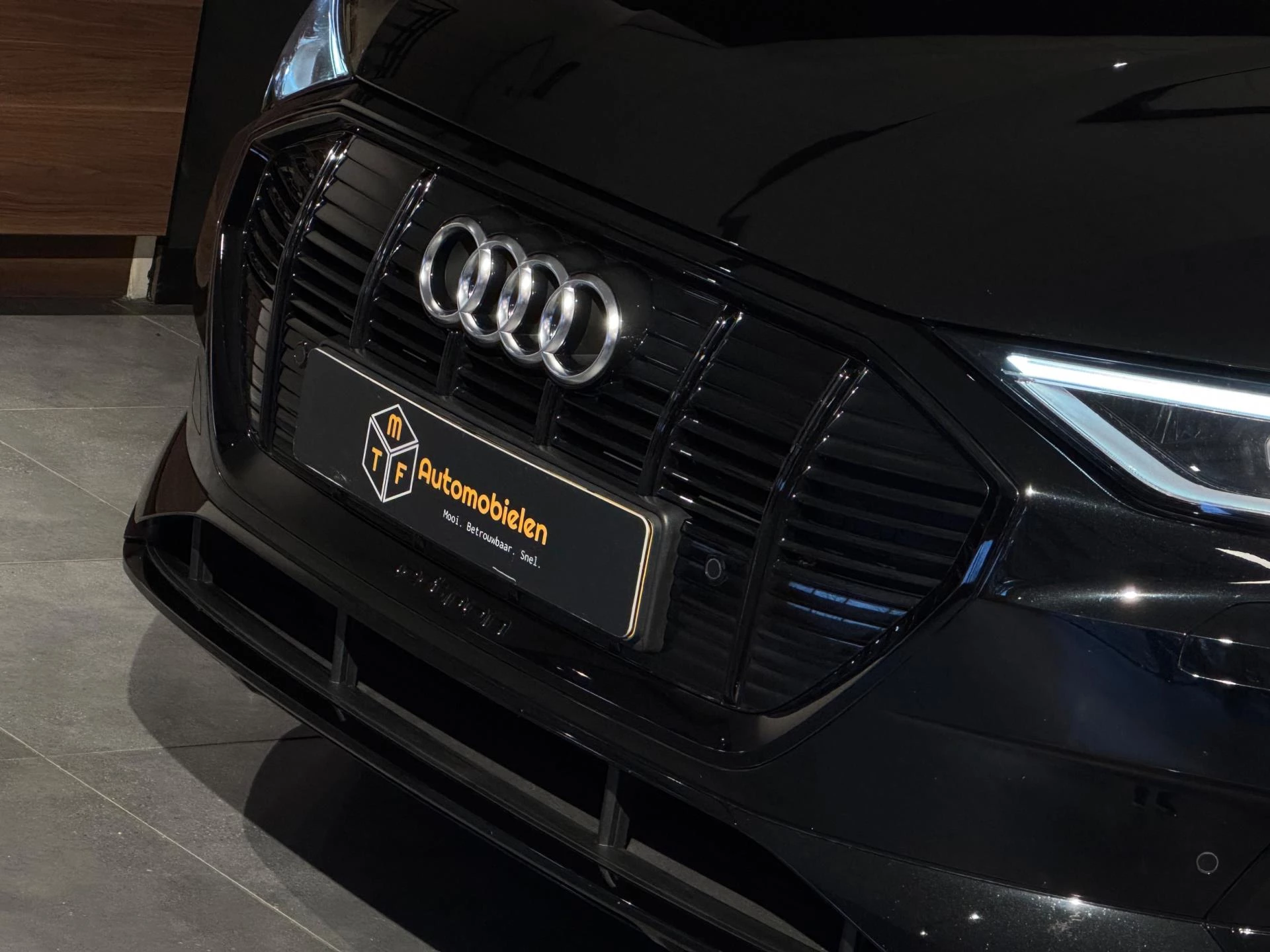 Hoofdafbeelding Audi e-tron