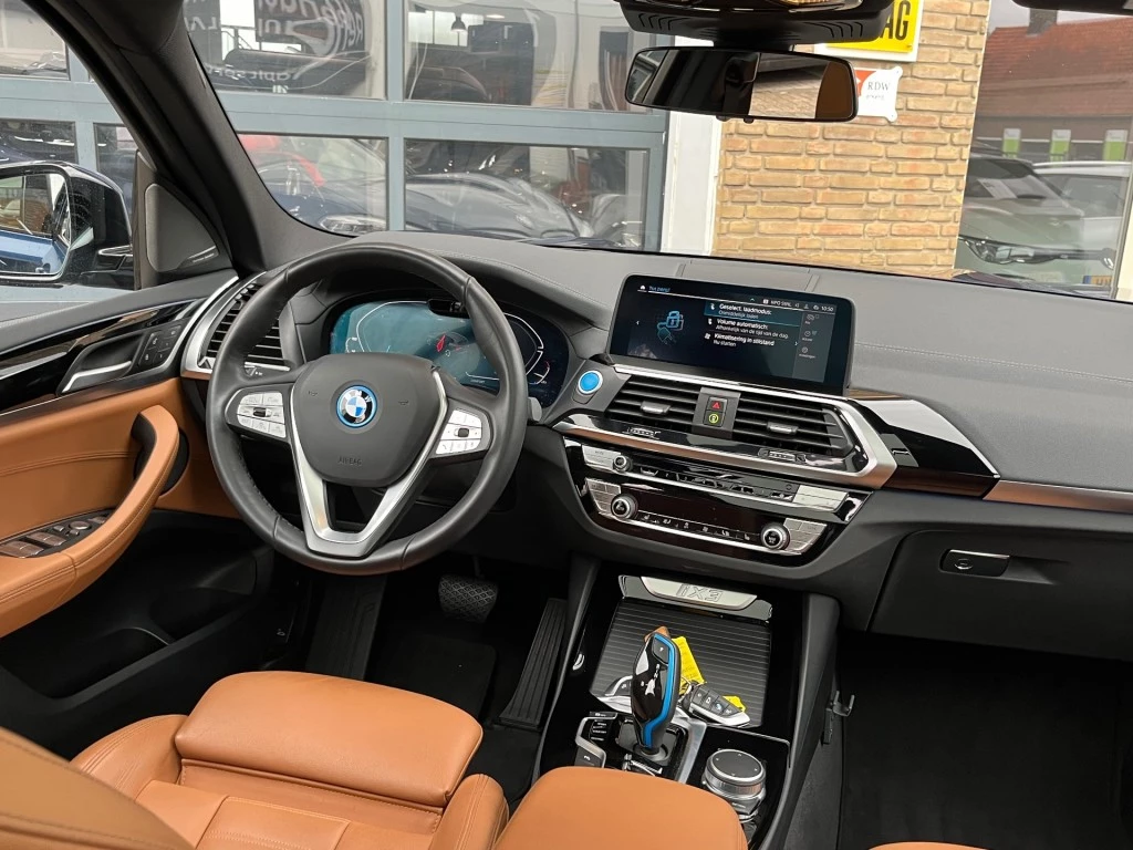 Hoofdafbeelding BMW iX3