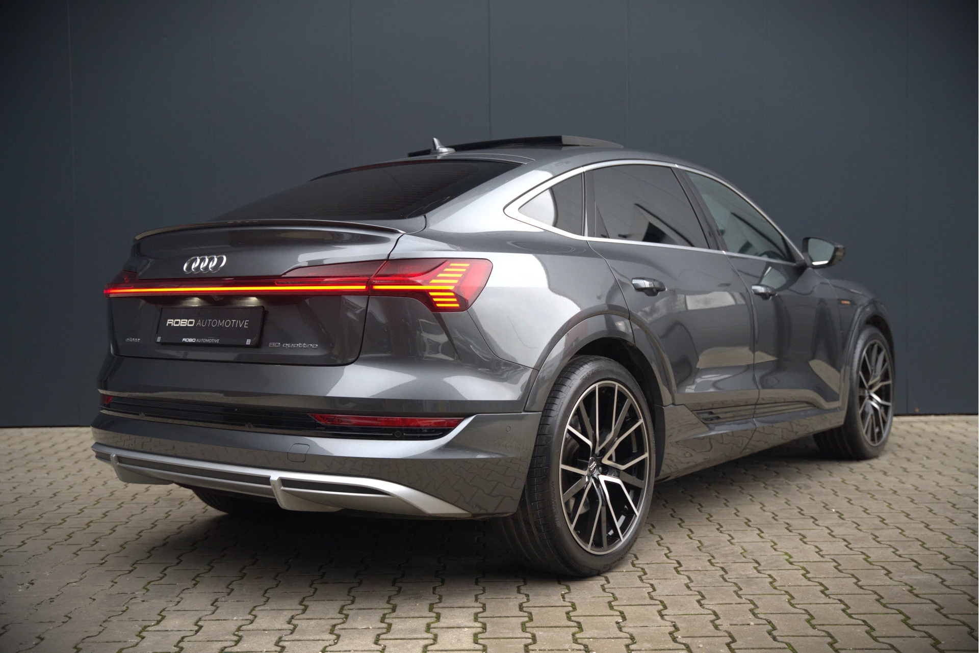 Hoofdafbeelding Audi e-tron