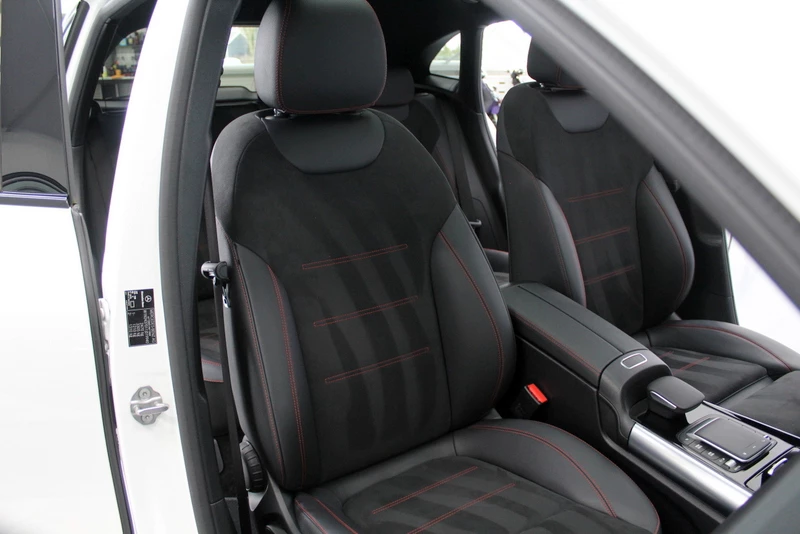 Hoofdafbeelding Mercedes-Benz EQA