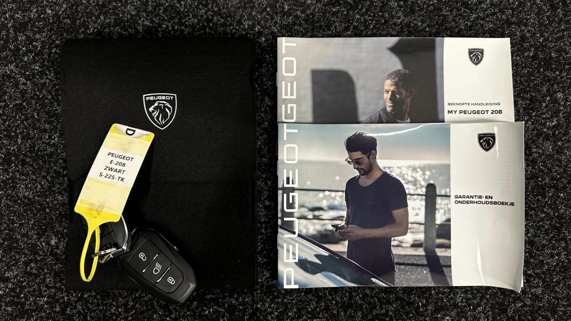 Hoofdafbeelding Peugeot e-208