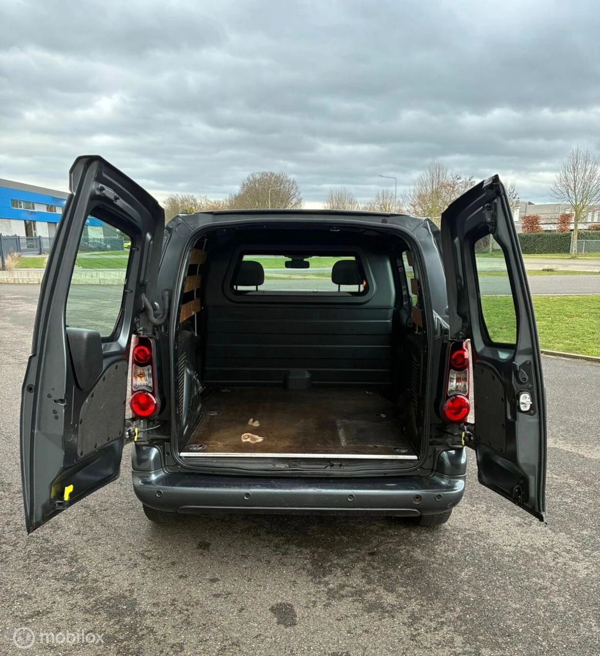 Hoofdafbeelding Peugeot Partner