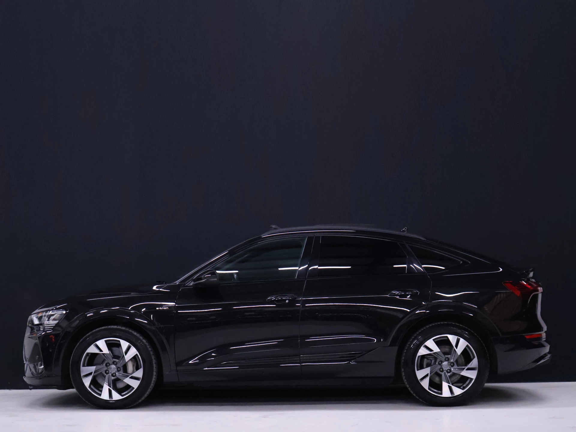 Hoofdafbeelding Audi e-tron