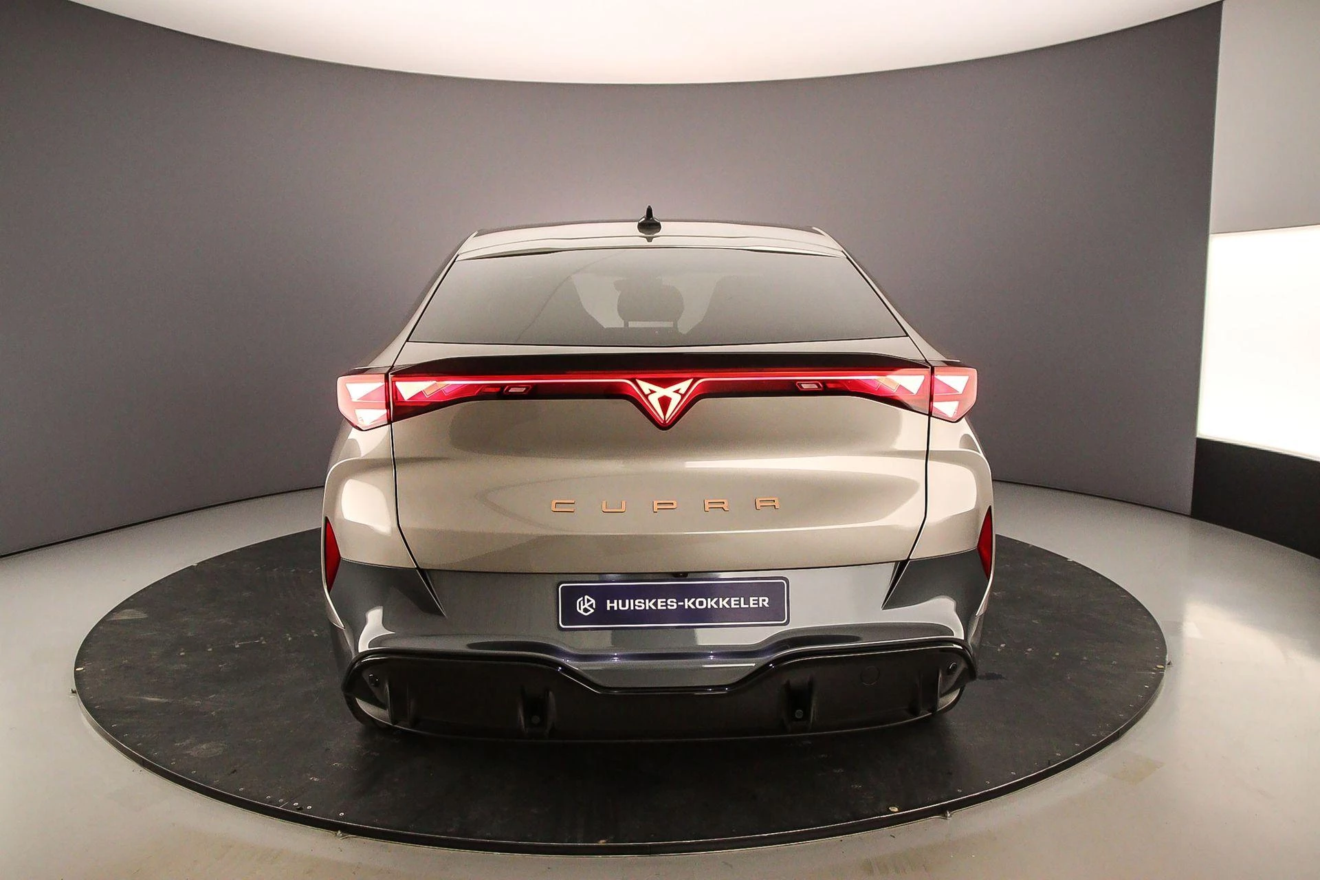 Hoofdafbeelding CUPRA Tavascan