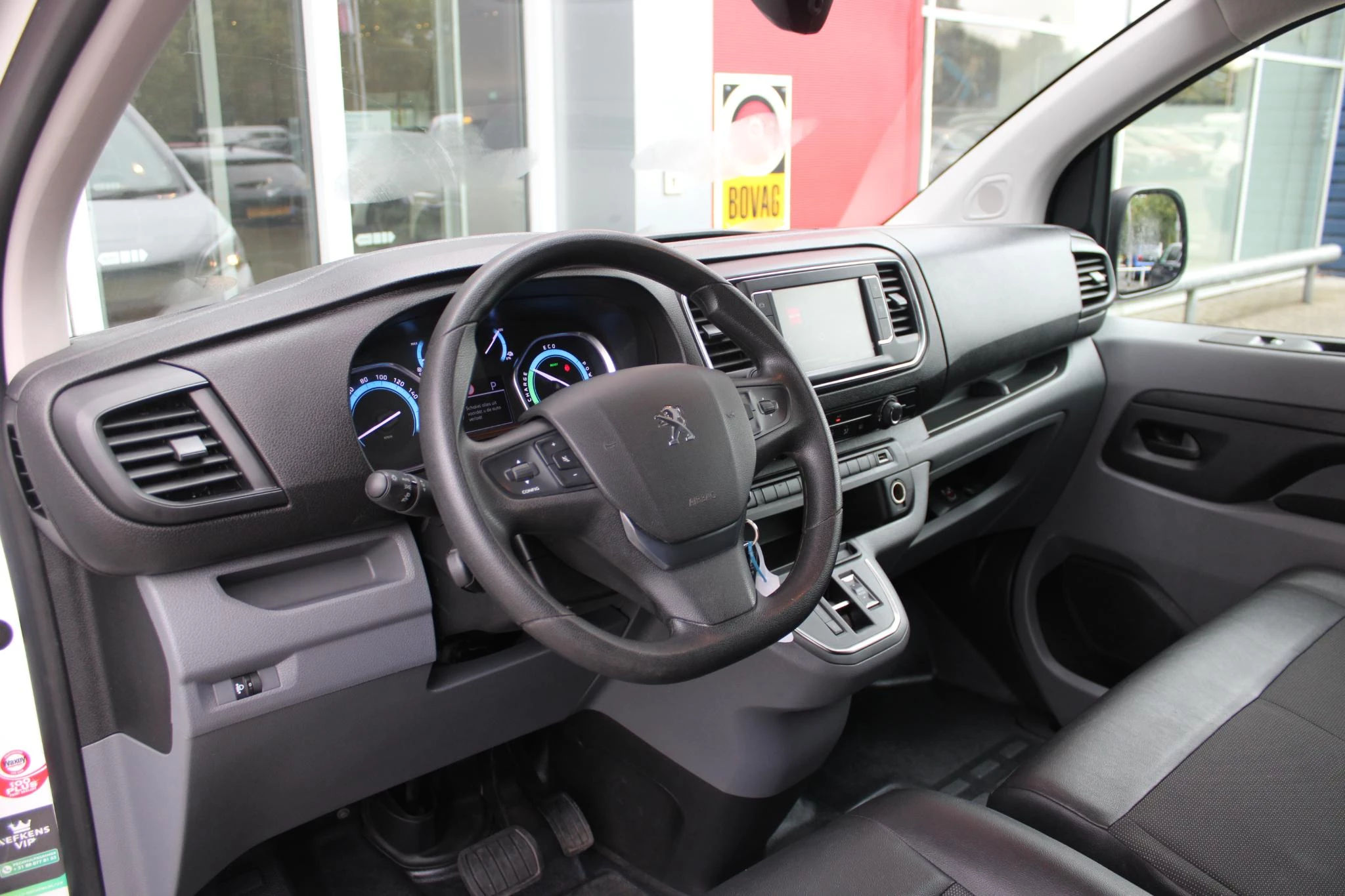 Hoofdafbeelding Peugeot e-Expert