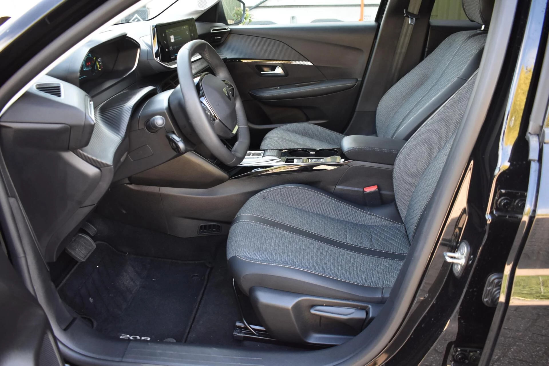 Hoofdafbeelding Peugeot e-208