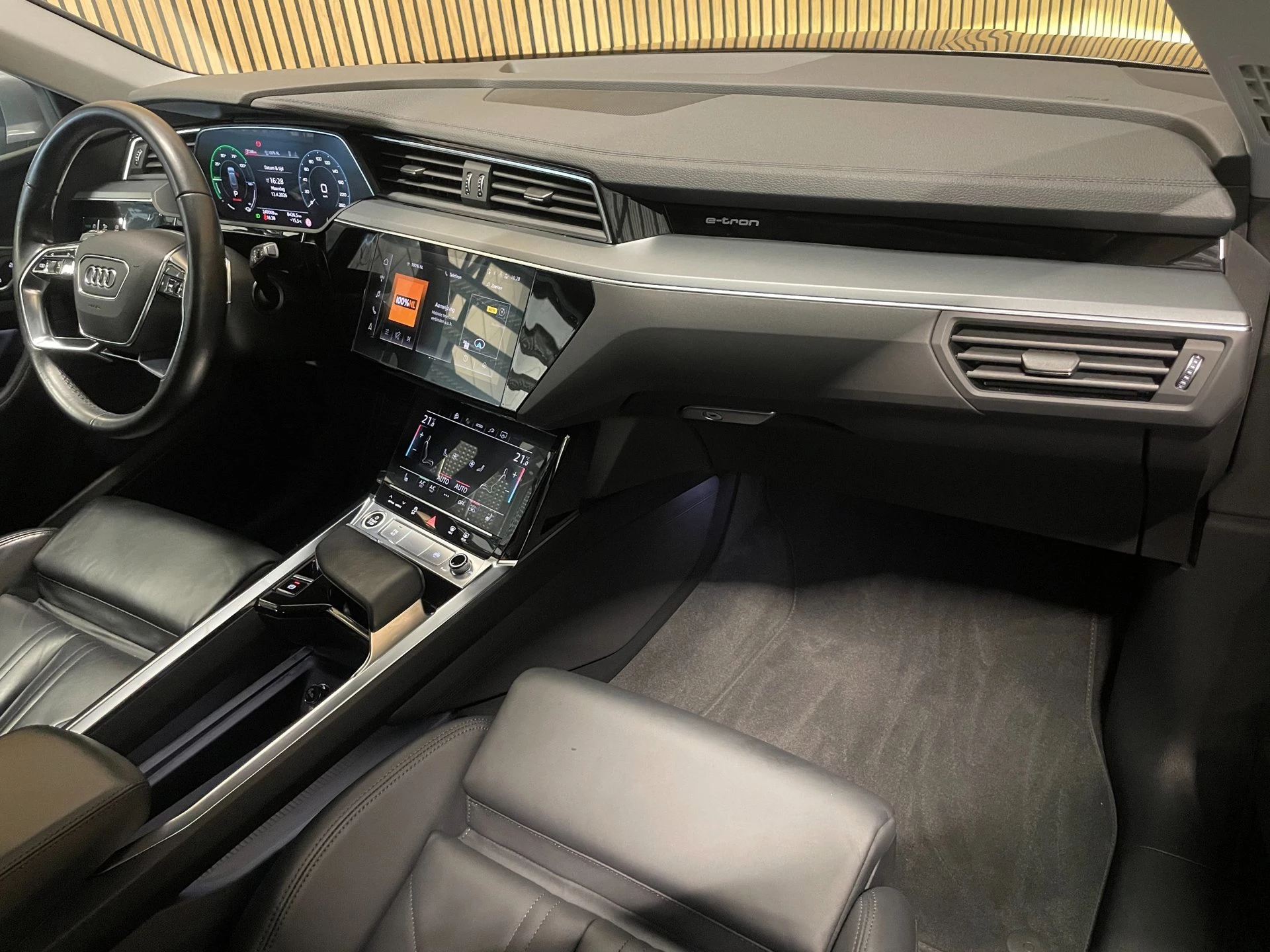 Hoofdafbeelding Audi e-tron