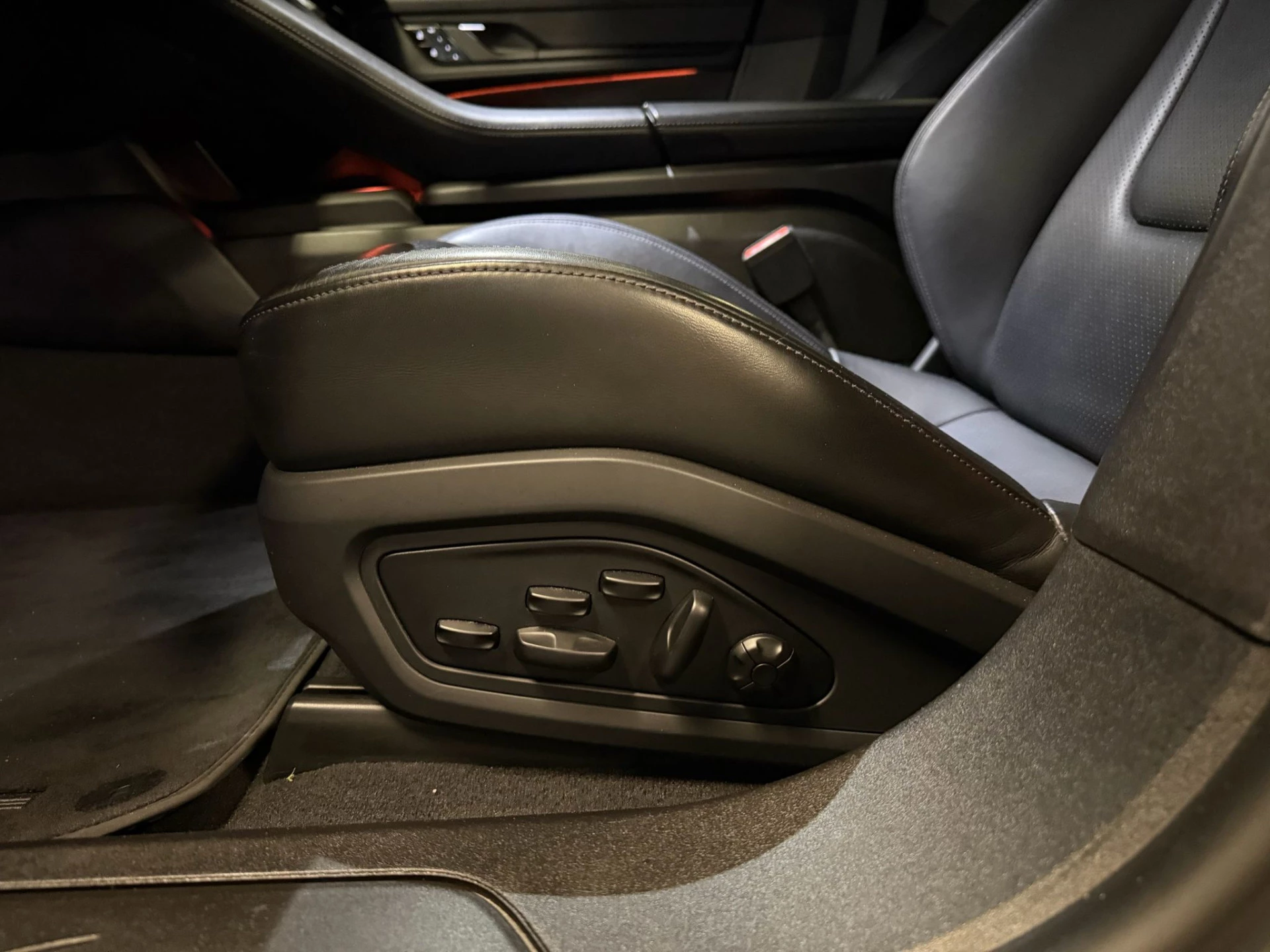 Hoofdafbeelding Porsche Taycan