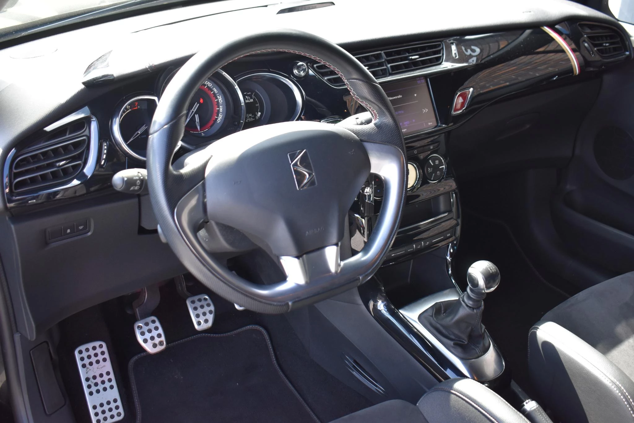 Hoofdafbeelding DS DS 3