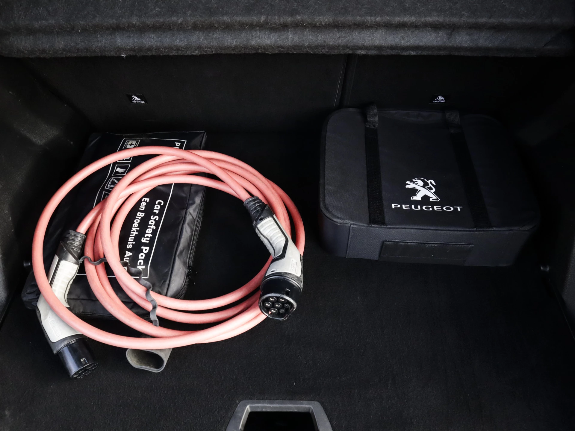 Hoofdafbeelding Peugeot e-2008