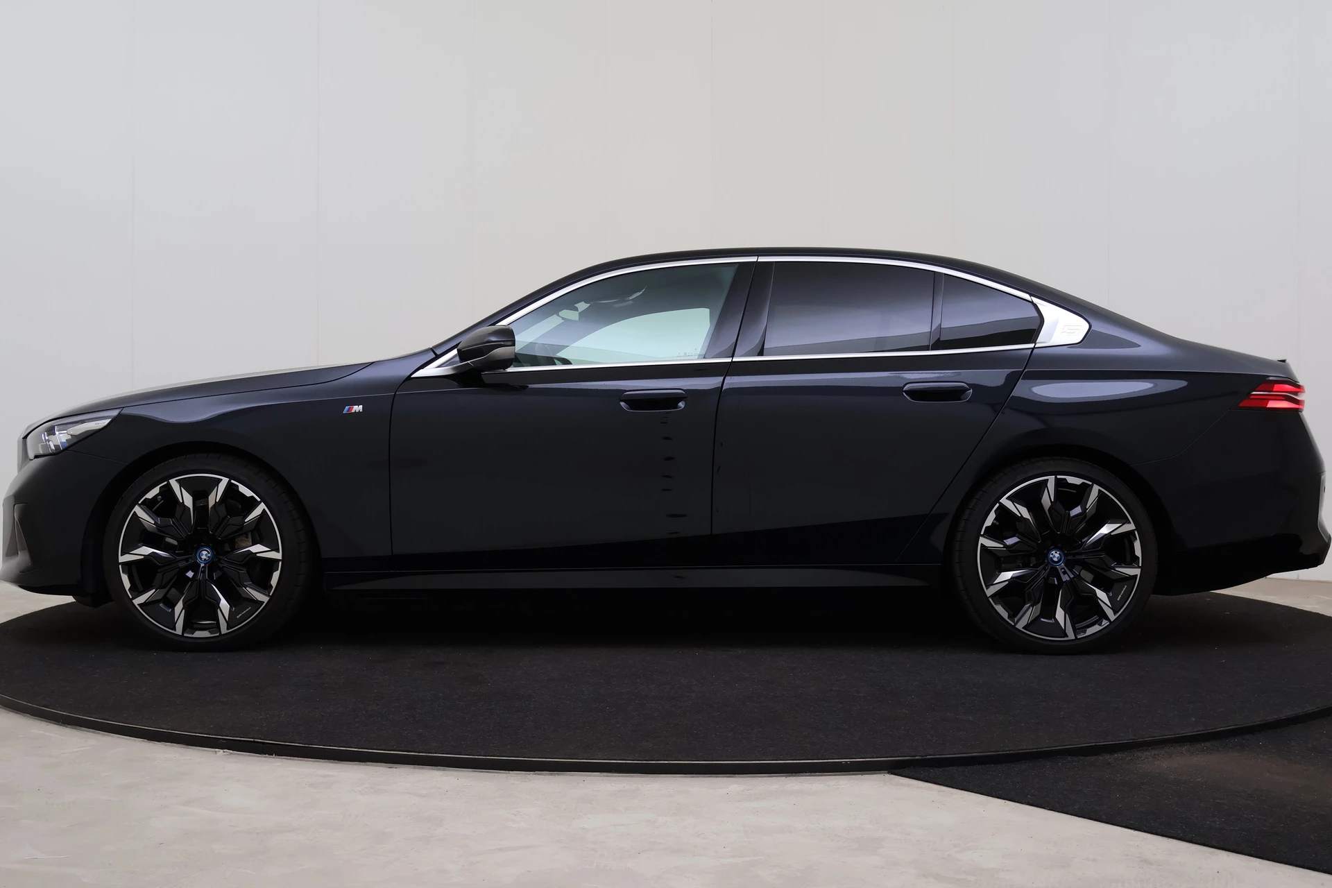 Hoofdafbeelding BMW i5