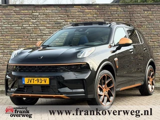 Hoofdafbeelding Lynk & Co 01 Lynk & Co 01 1.5 Plug in Hybride Copper Edition Zwarte hemel Stuurverwarming