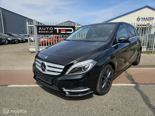 Hoofdafbeelding Mercedes-Benz B-Klasse Mercedes B-klasse 200 Prestige Trekhaak Camera cruise