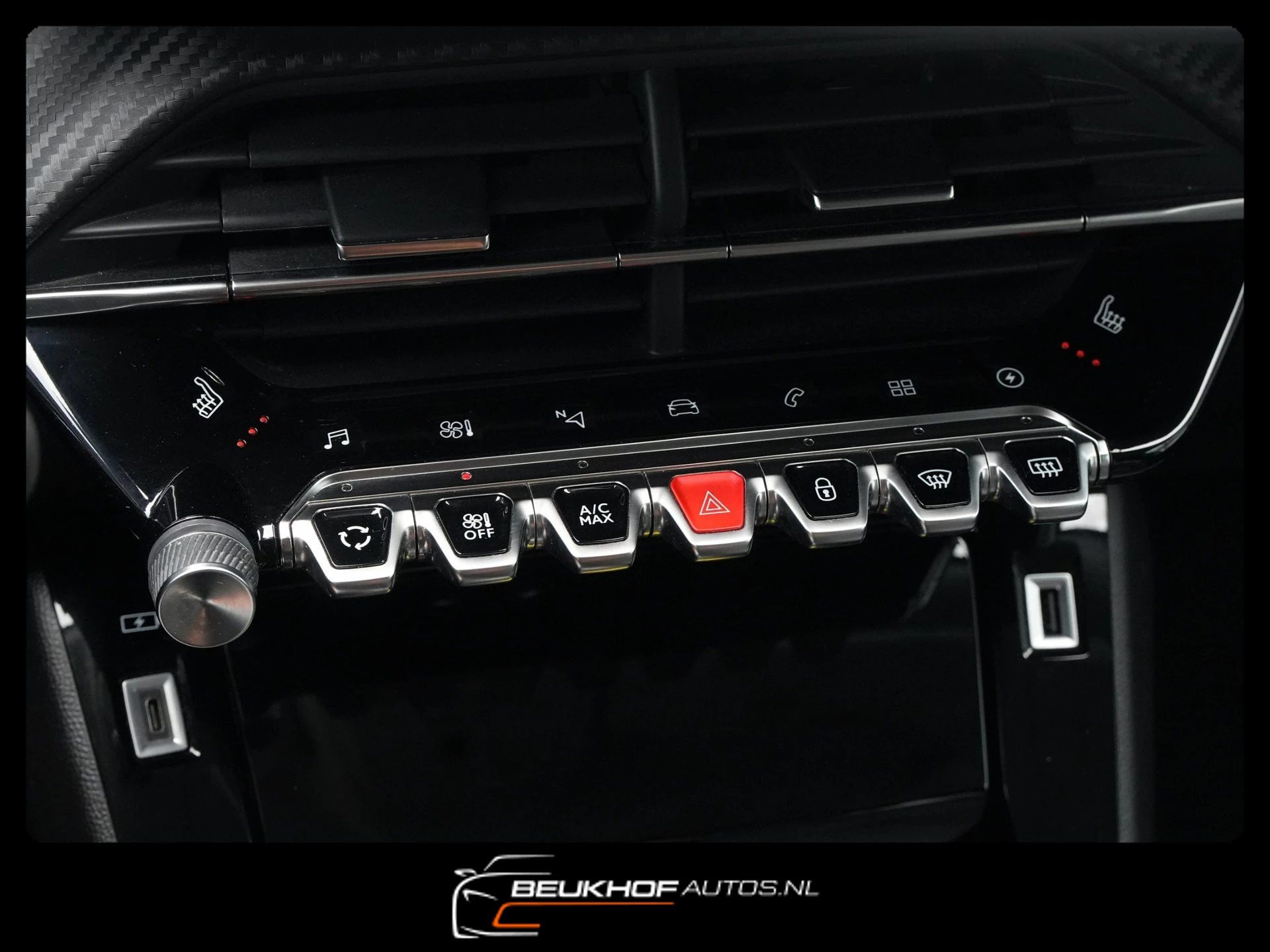 Hoofdafbeelding Peugeot e-2008