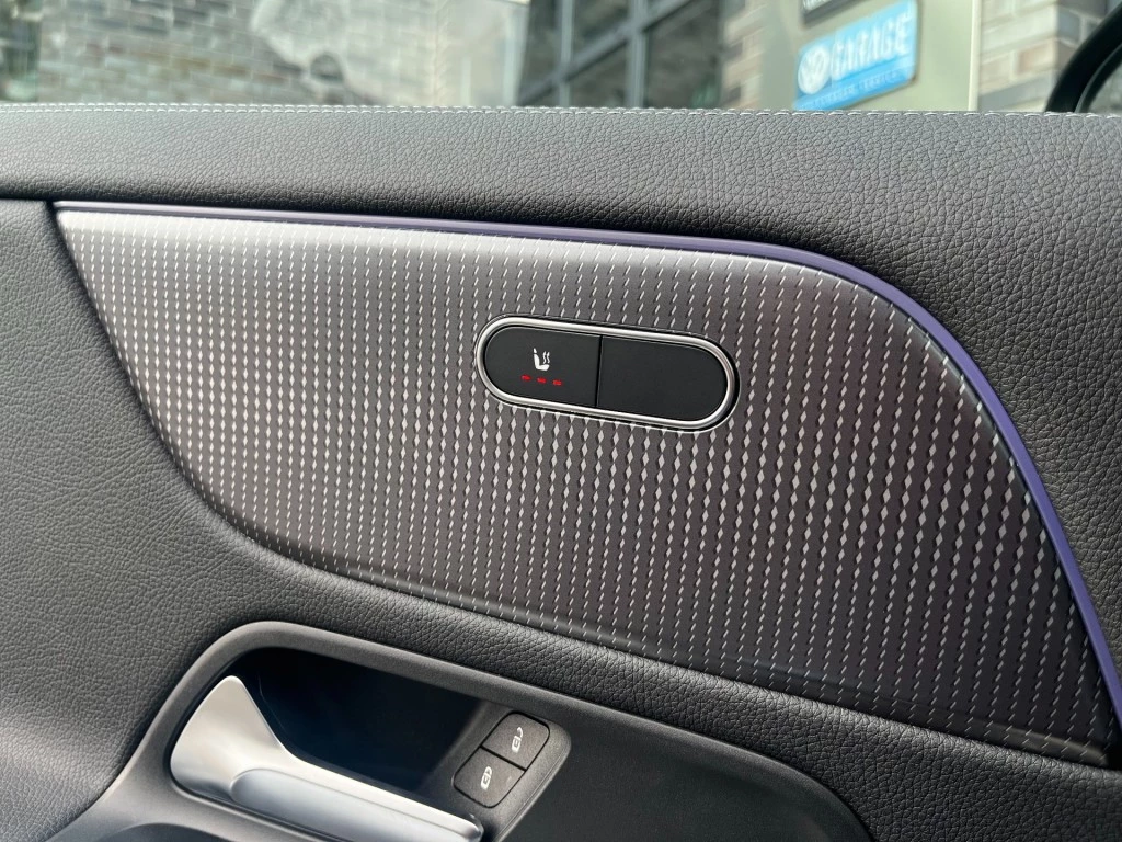 Hoofdafbeelding Mercedes-Benz EQA