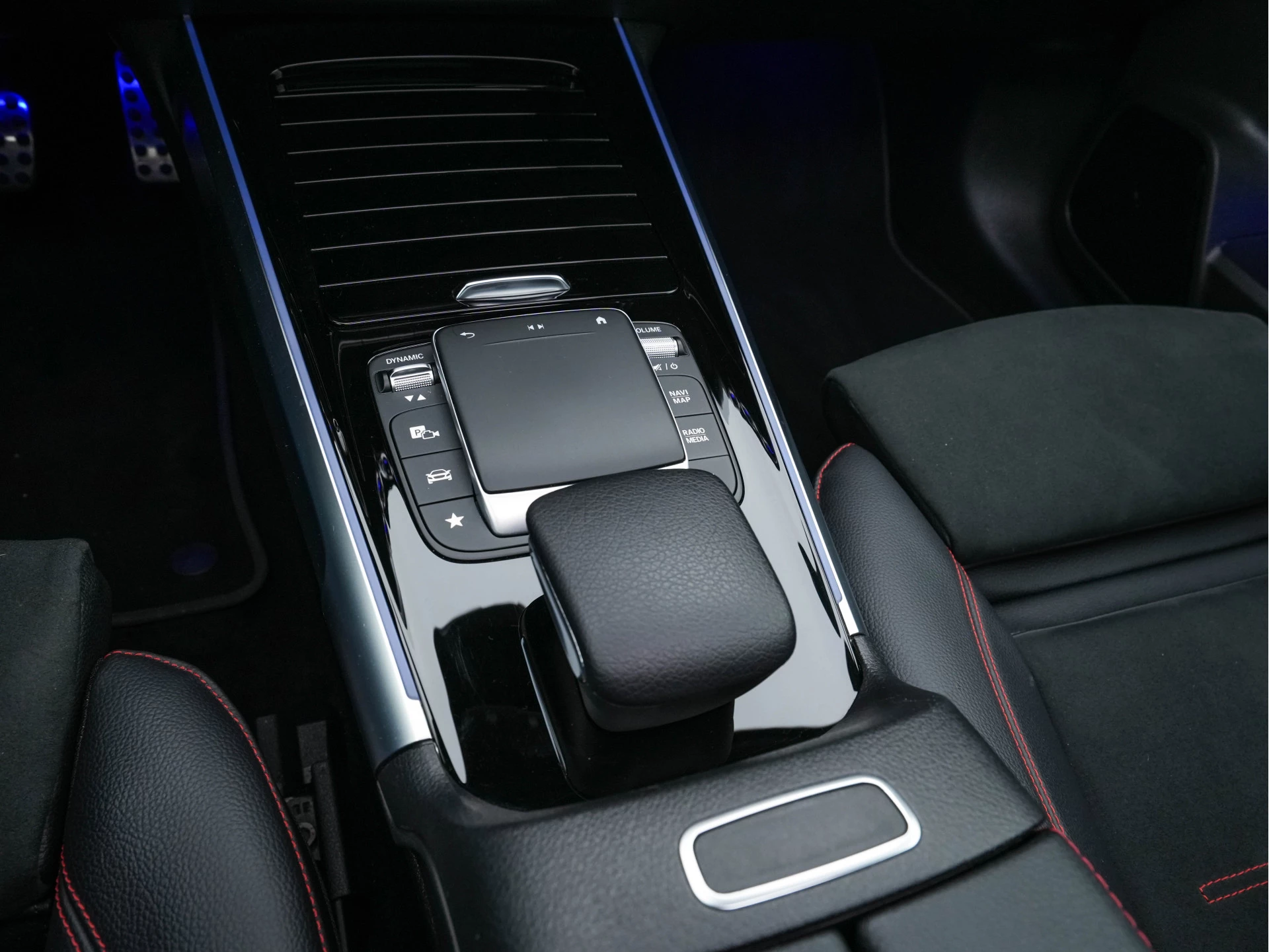 Hoofdafbeelding Mercedes-Benz EQB