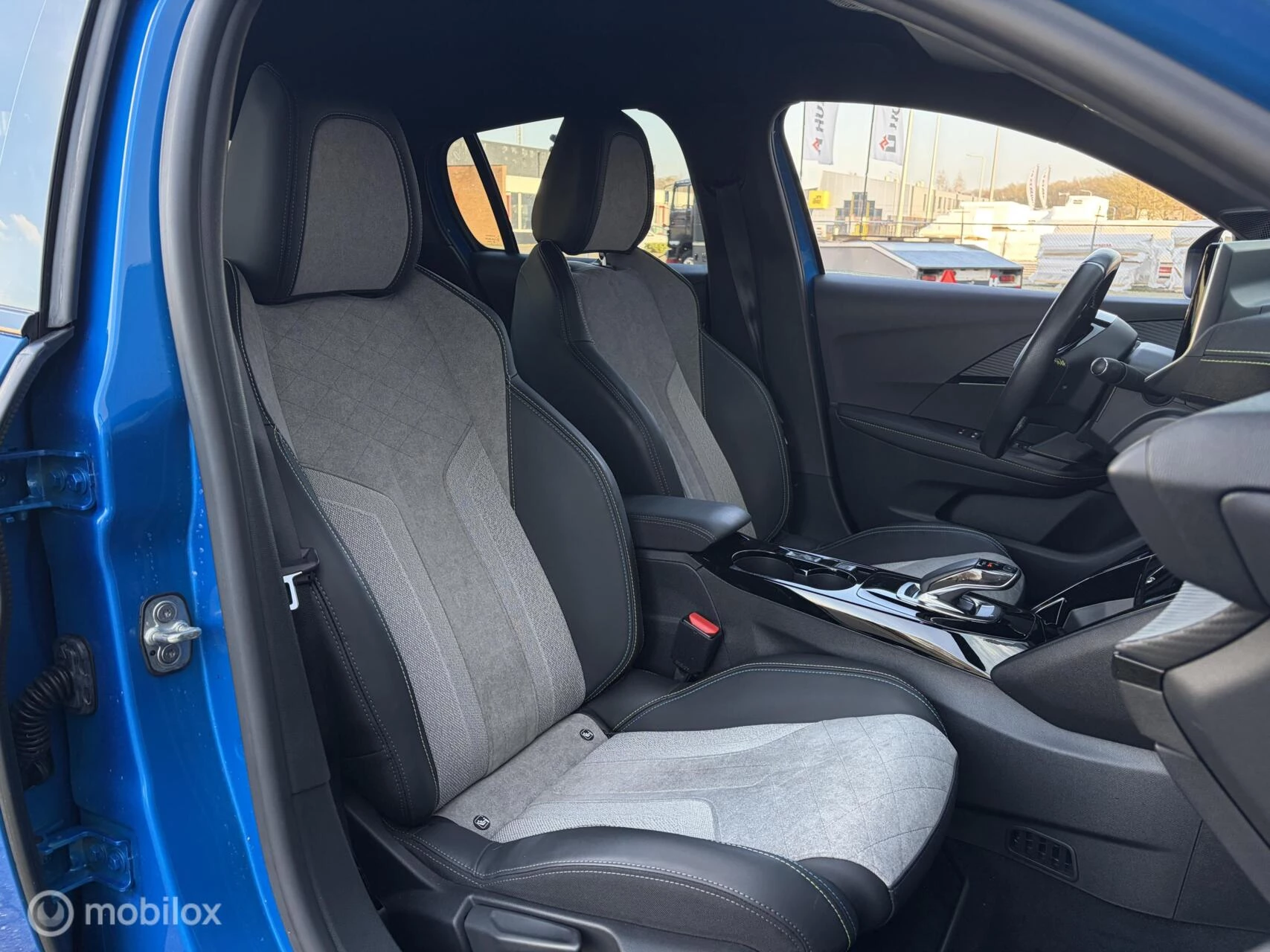 Hoofdafbeelding Peugeot e-208