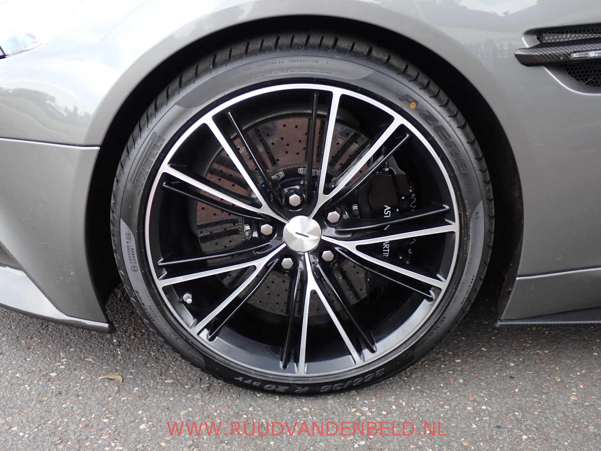 Hoofdafbeelding Aston Martin V12 Vanquish
