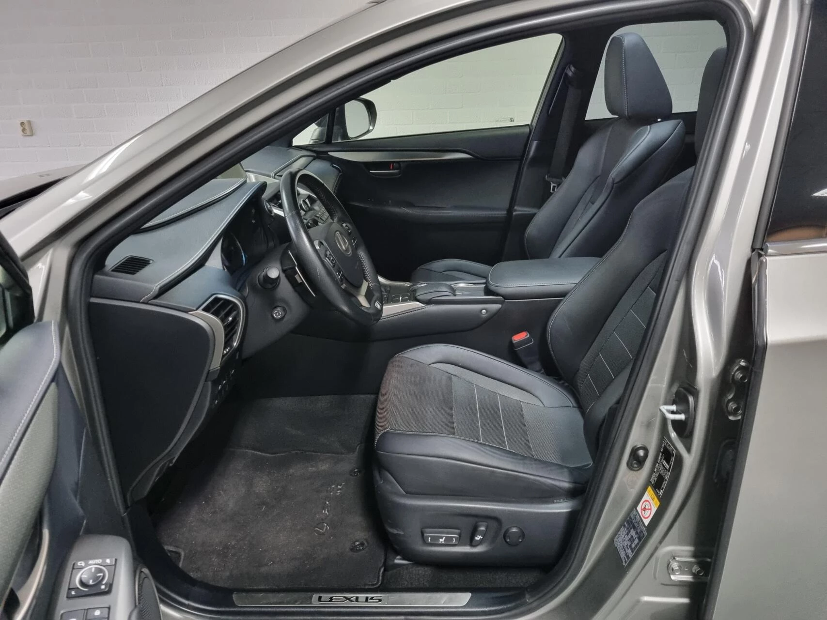 Hoofdafbeelding Lexus NX