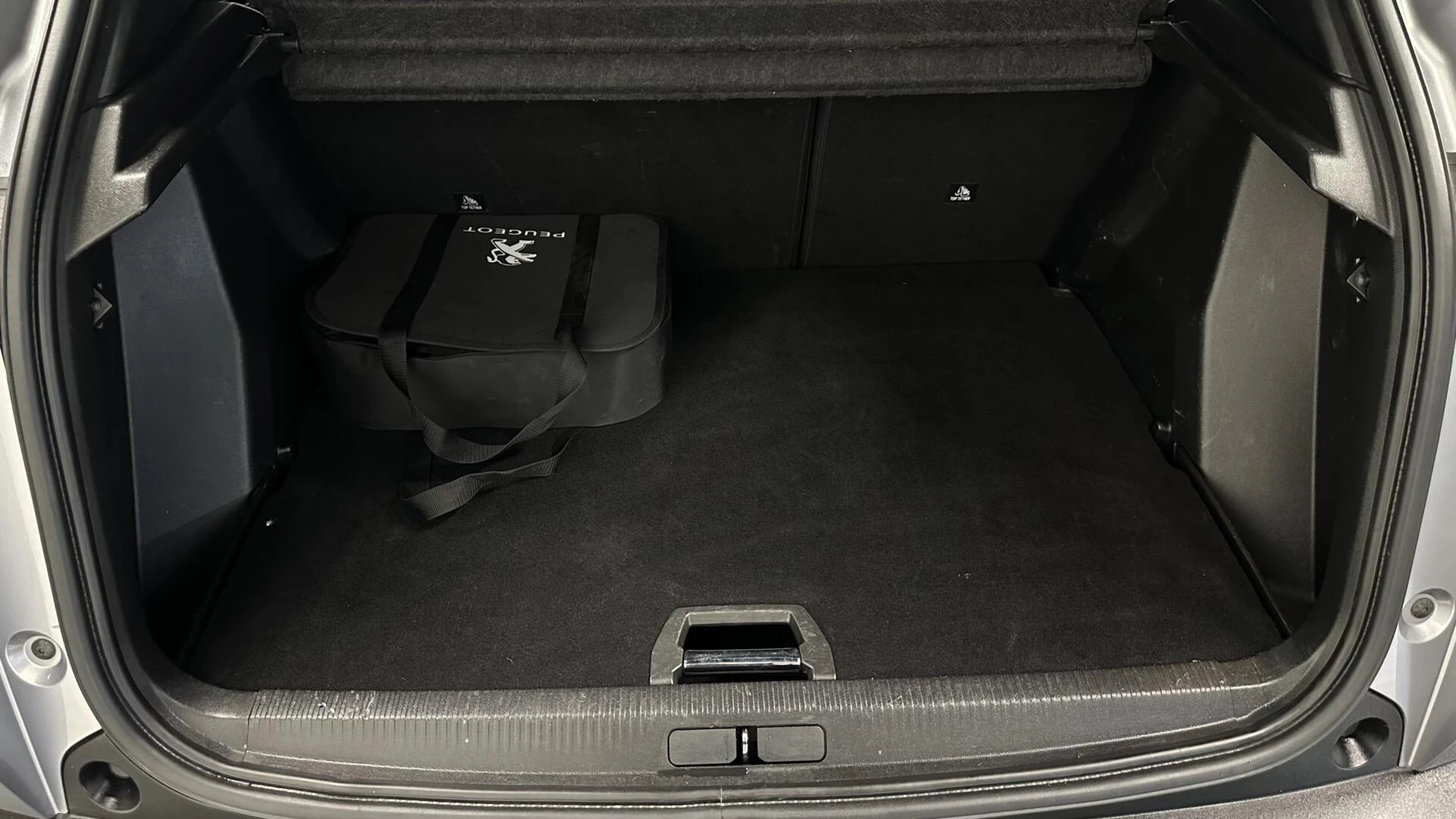 Hoofdafbeelding Peugeot e-2008