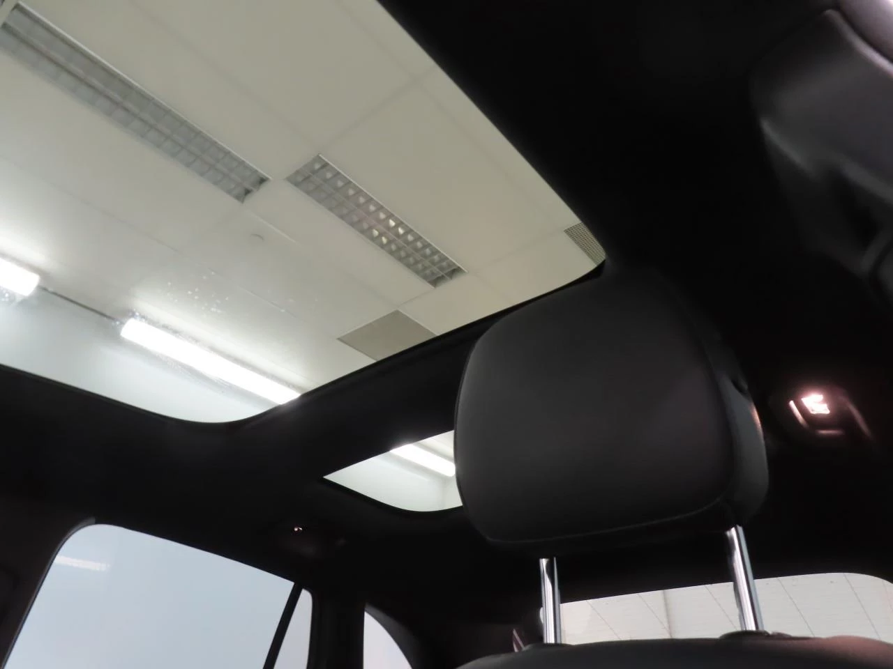 Hoofdafbeelding Mercedes-Benz EQA