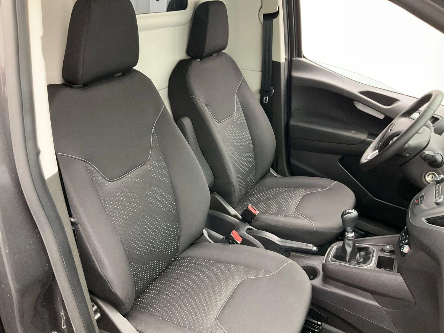 Hoofdafbeelding Ford Transit Courier