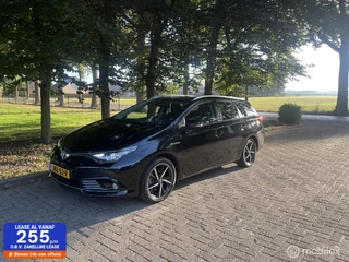 Toyota Auris Touring Sports 1.8 Hybrid Executive 50th year