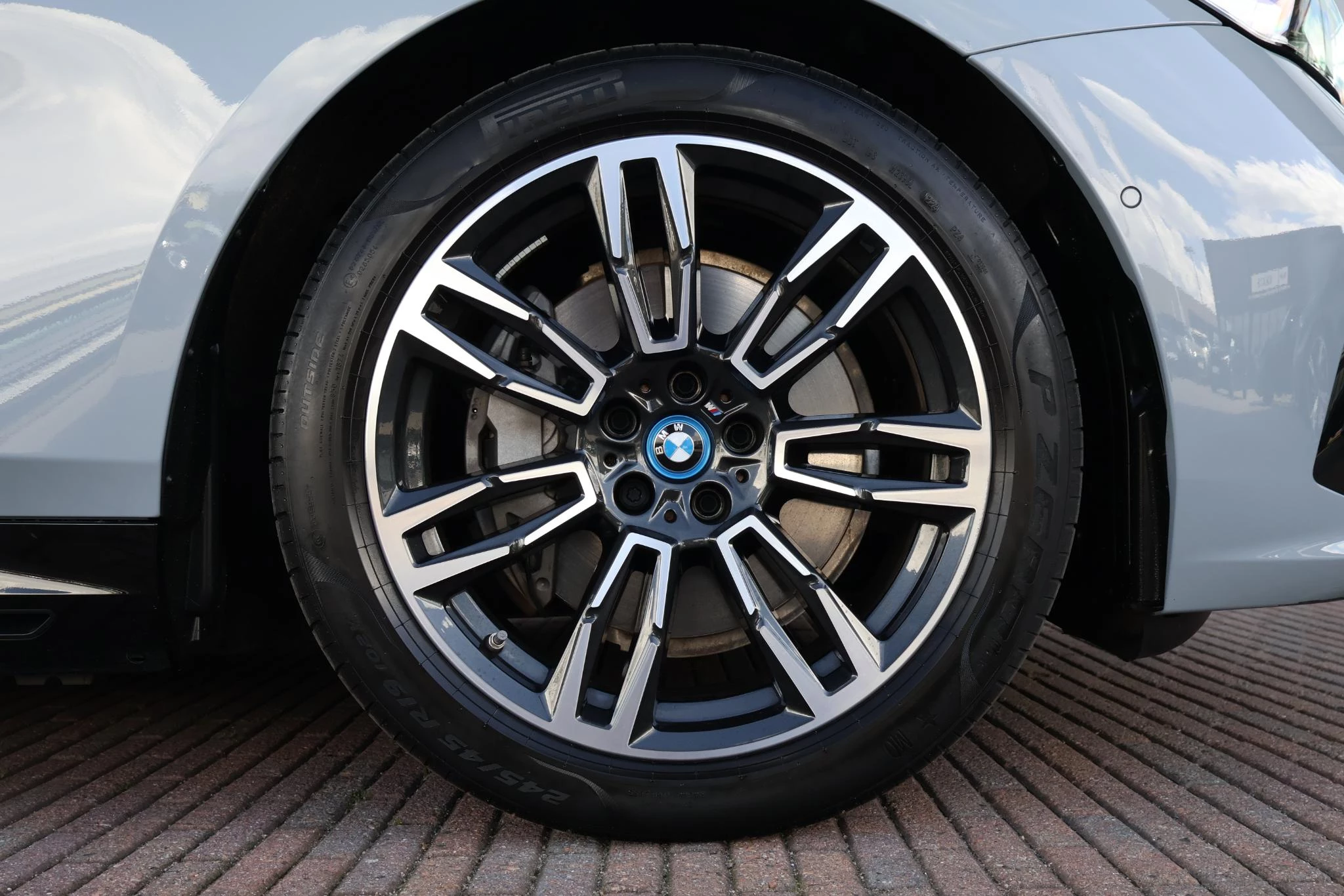 Hoofdafbeelding BMW i5