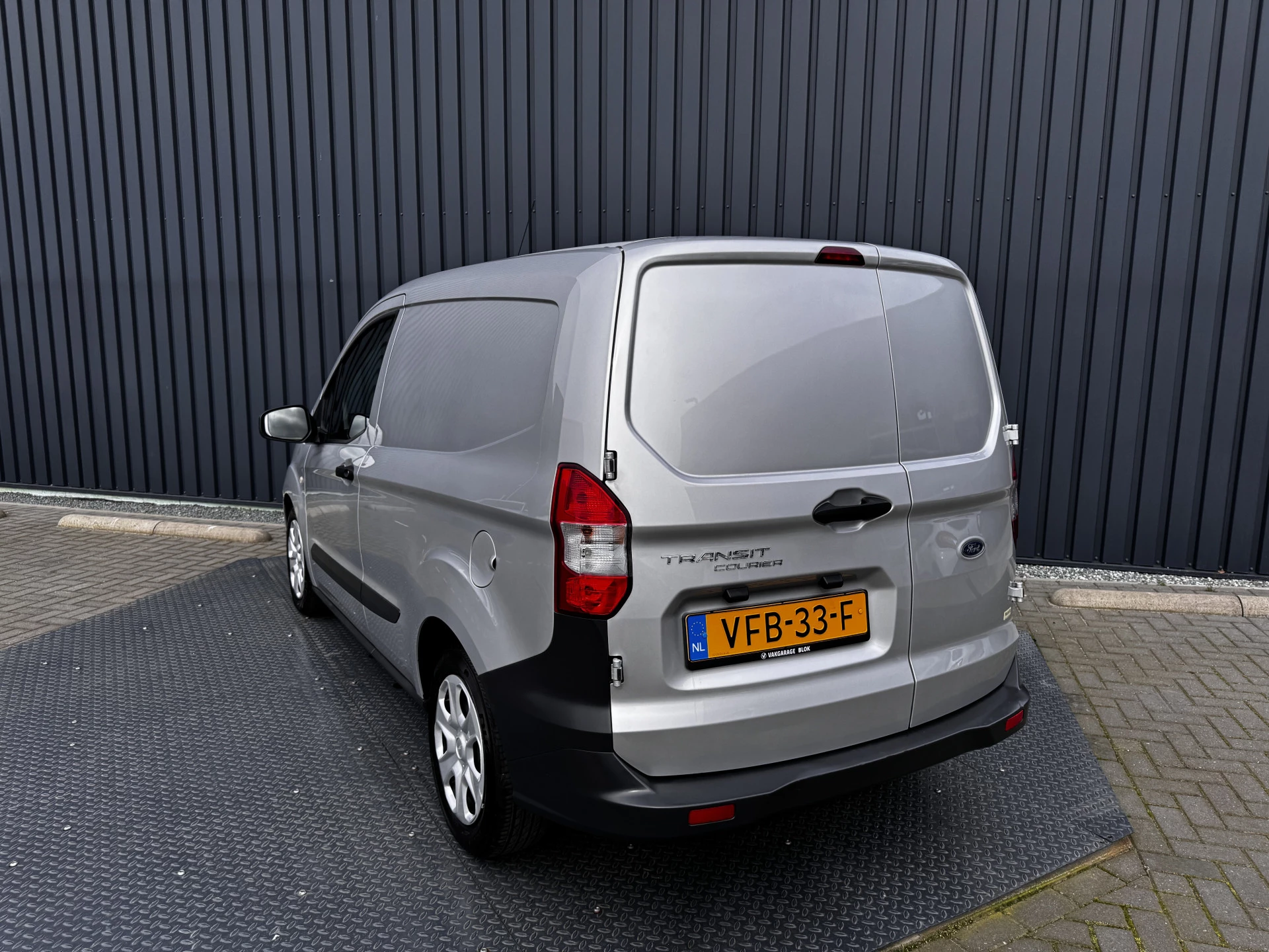 Hoofdafbeelding Ford Transit Courier