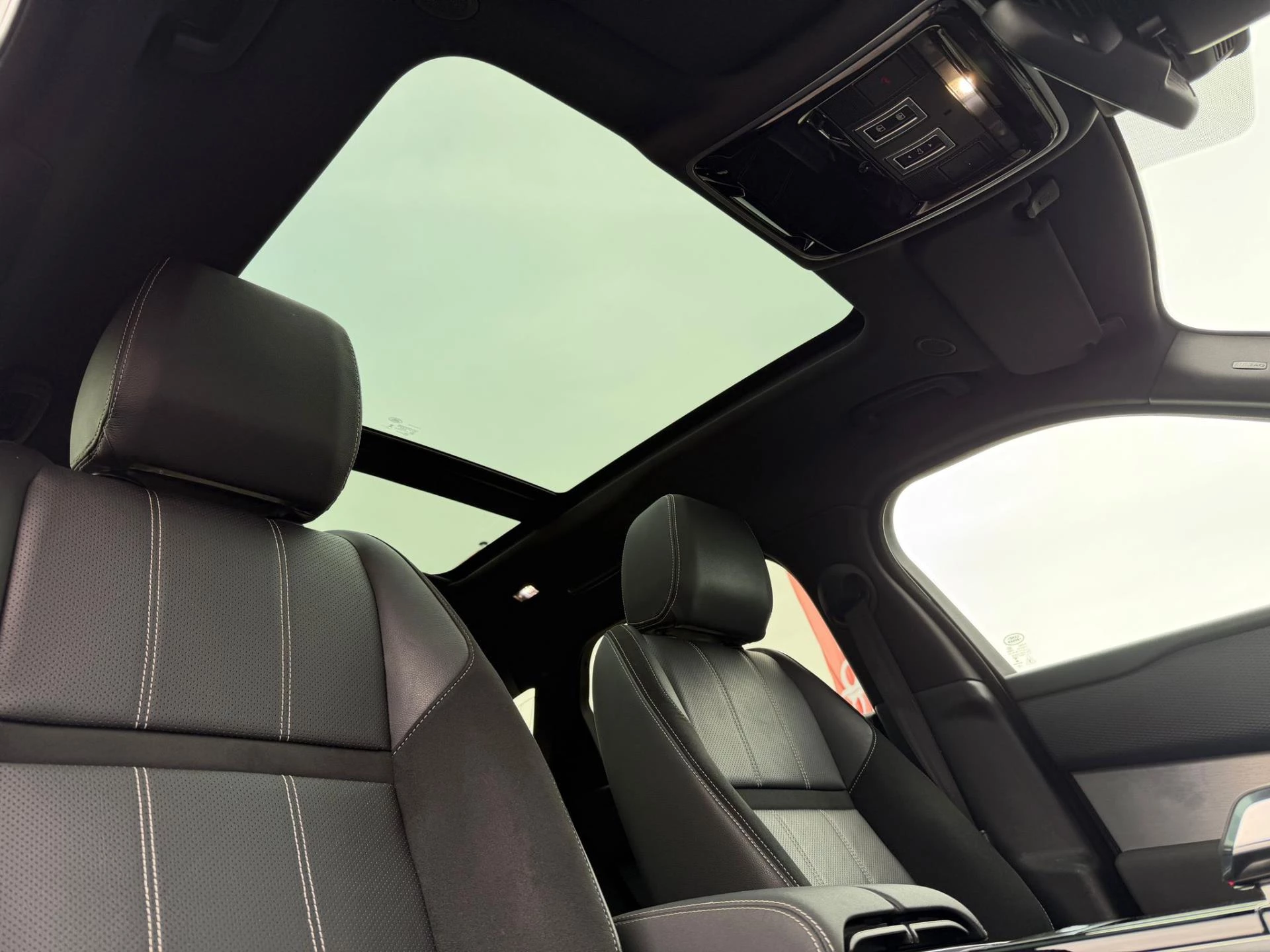 Hoofdafbeelding Land Rover Range Rover Velar