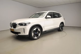 BMW iX3 High Executive | LED | Leder | HUD | Active cruise | Trekhaak | Panoramadak | DAB | harman-kardon sound | Alu 20 inch