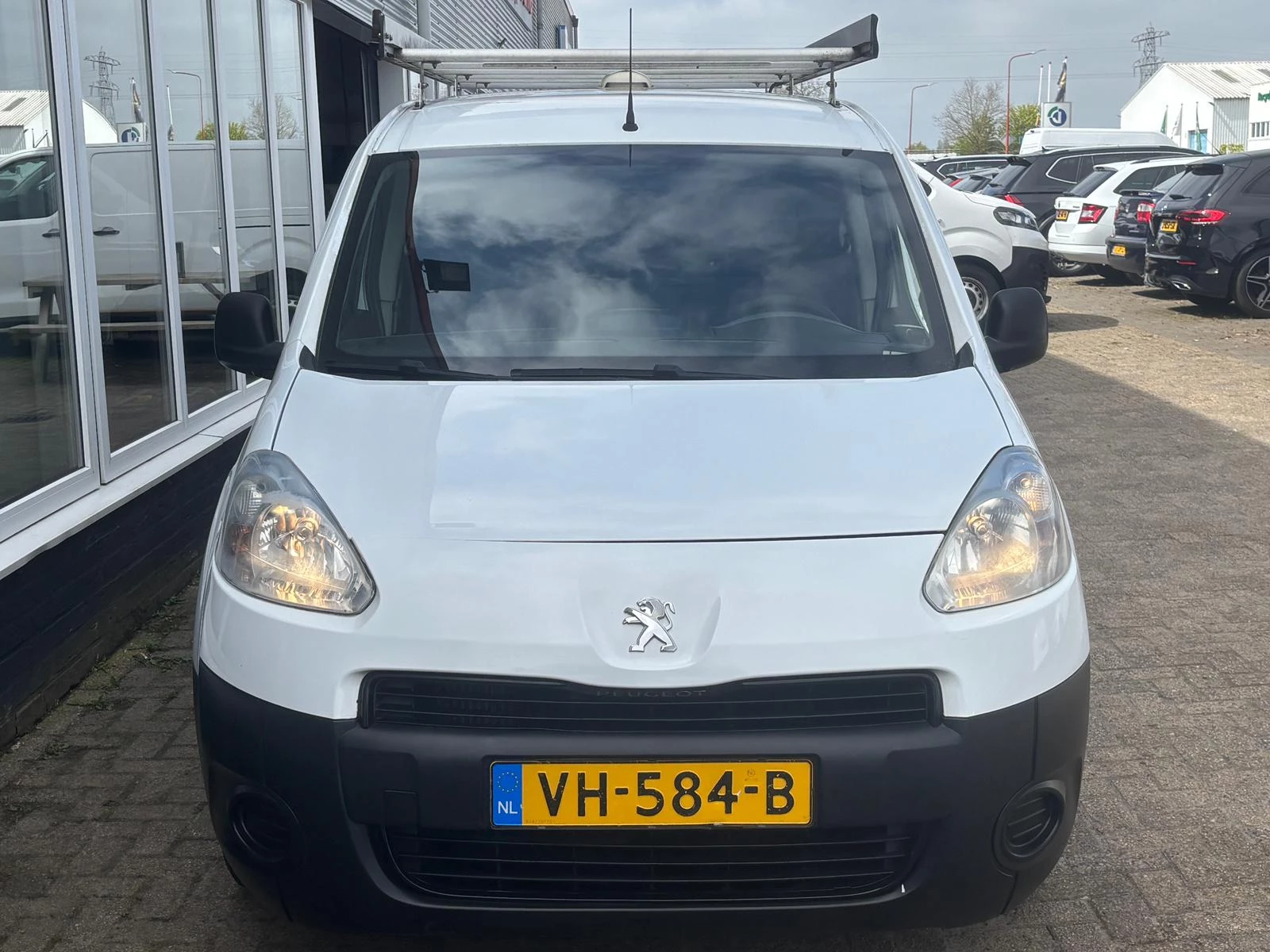 Hoofdafbeelding Peugeot Partner