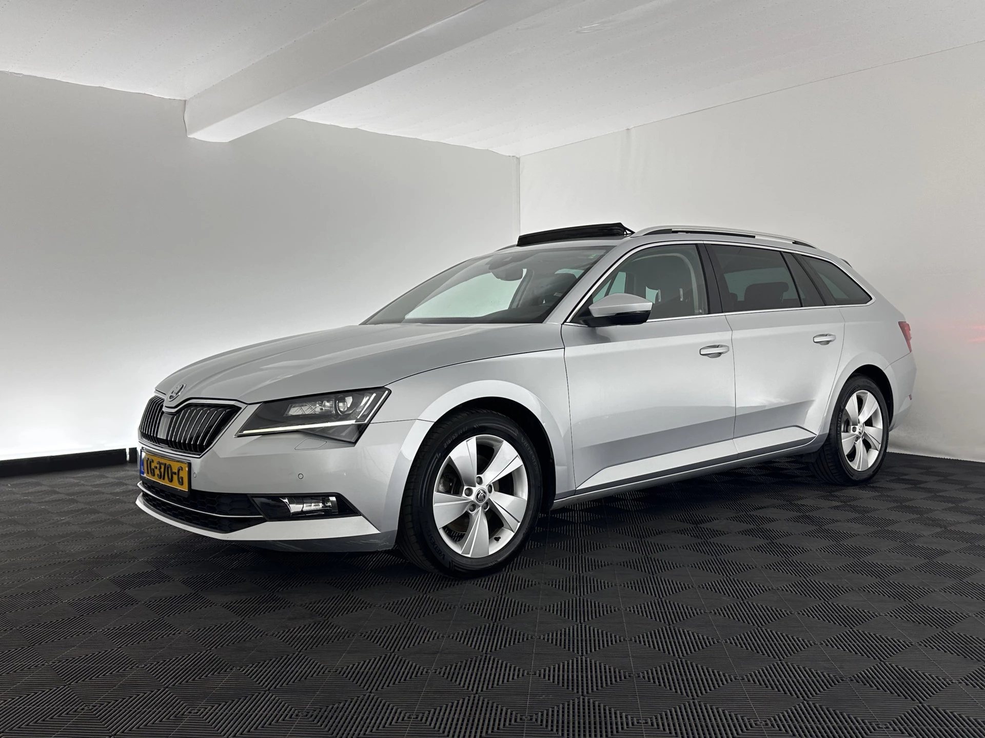 Hoofdafbeelding Škoda Superb