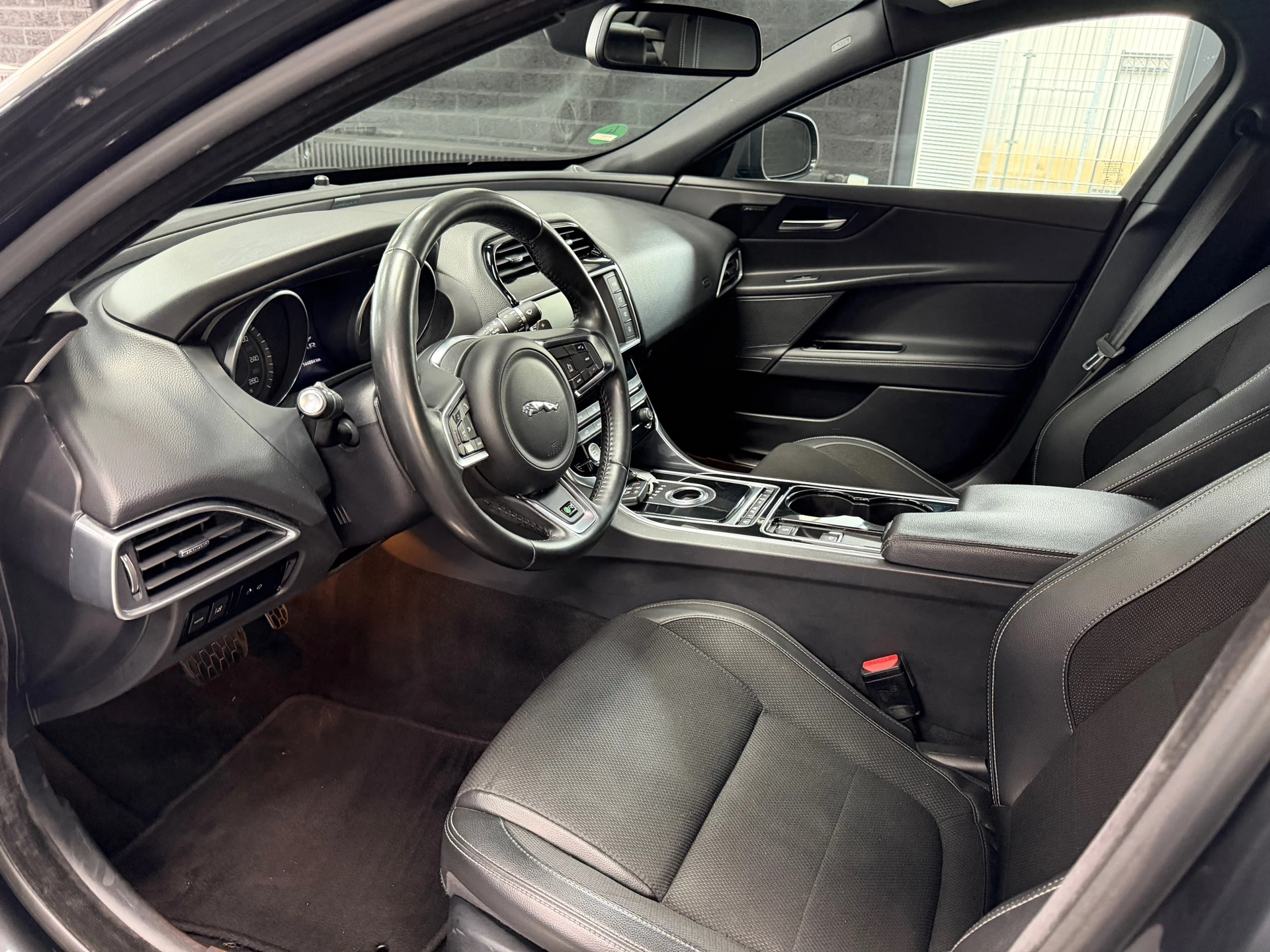 Hoofdafbeelding Jaguar XE