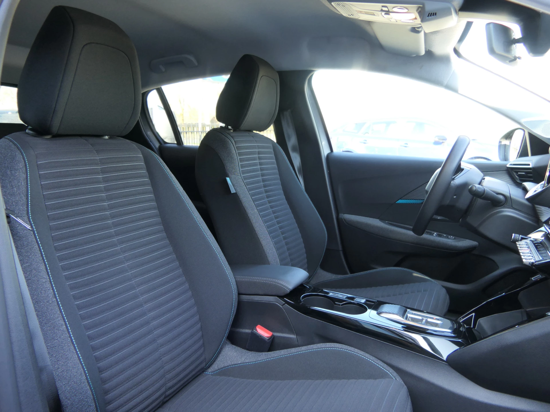 Hoofdafbeelding Peugeot e-208