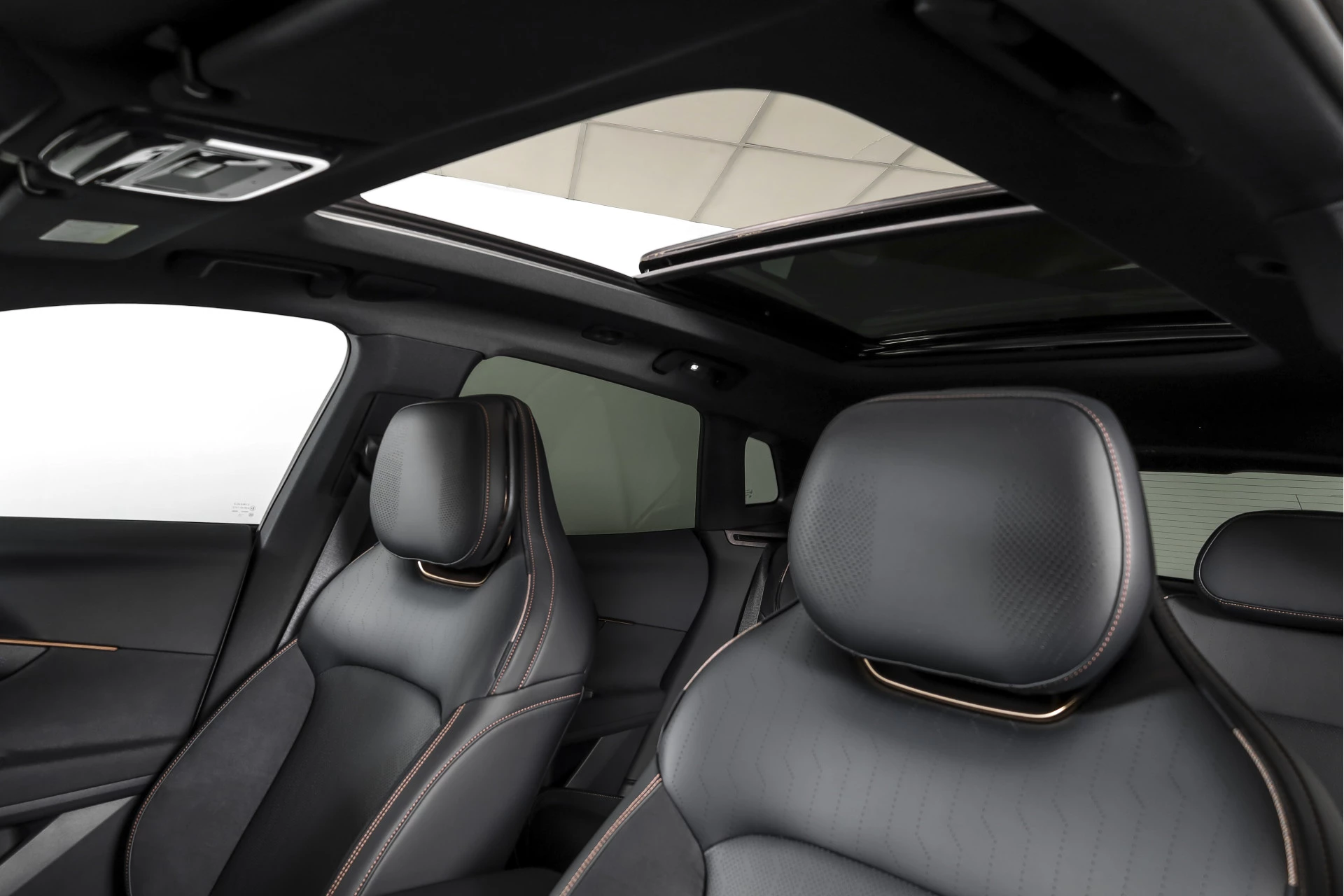 Hoofdafbeelding Lynk & Co 08