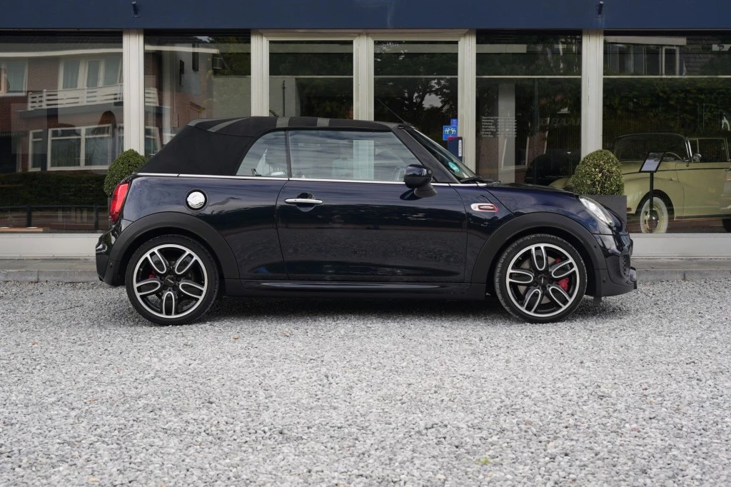 Hoofdafbeelding MINI Cabrio