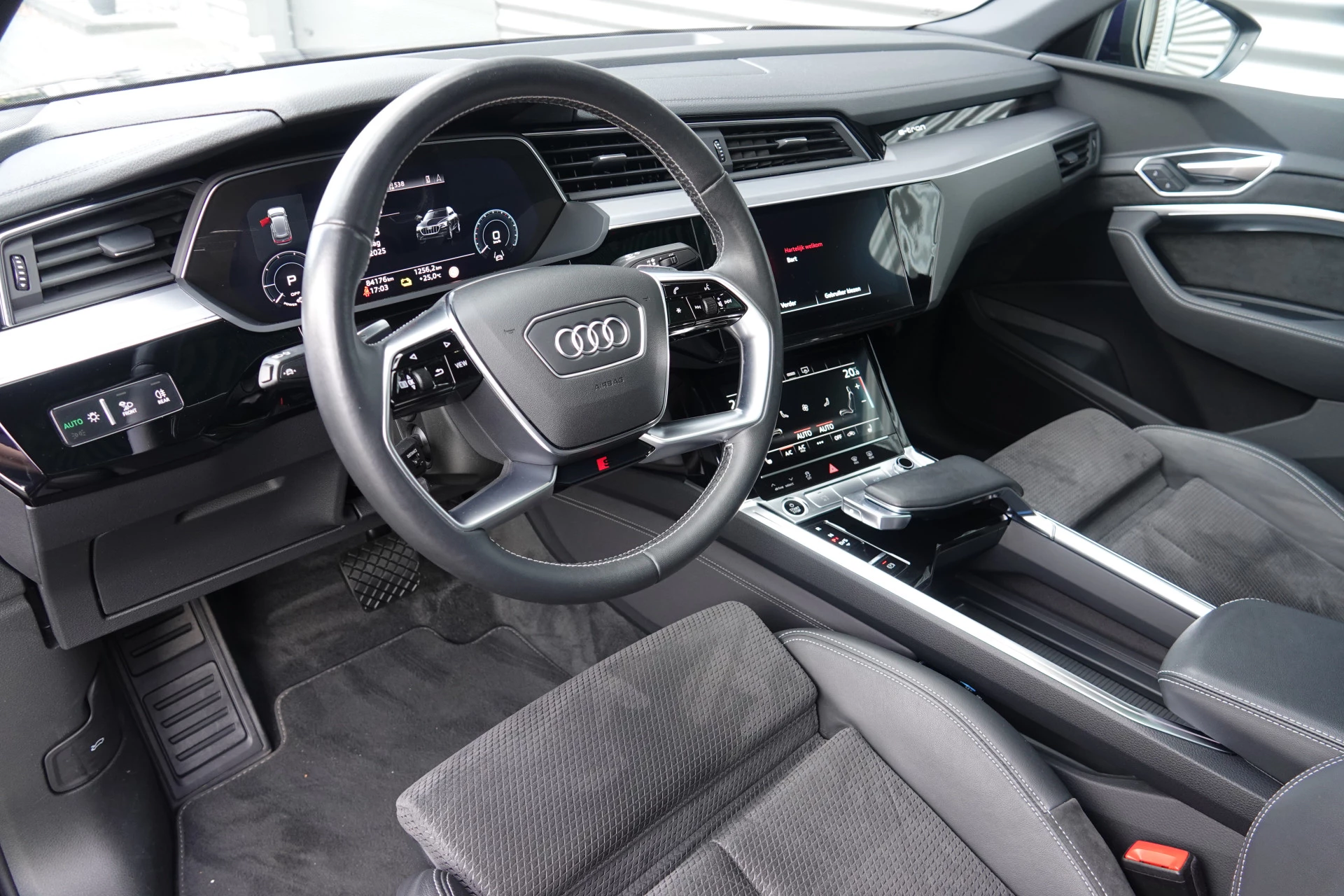 Hoofdafbeelding Audi e-tron