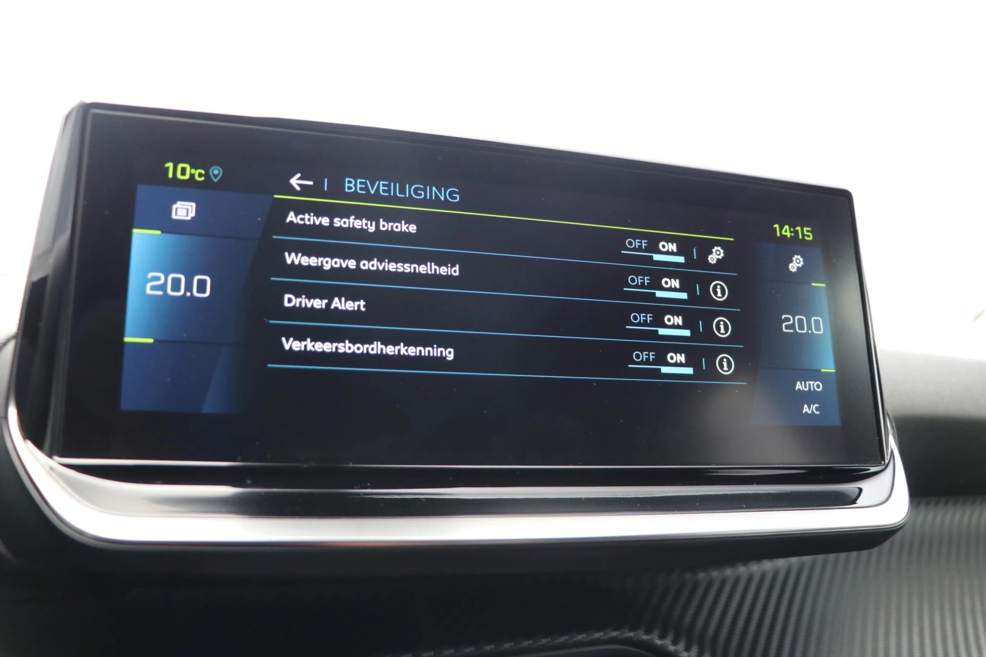 Hoofdafbeelding Peugeot e-2008