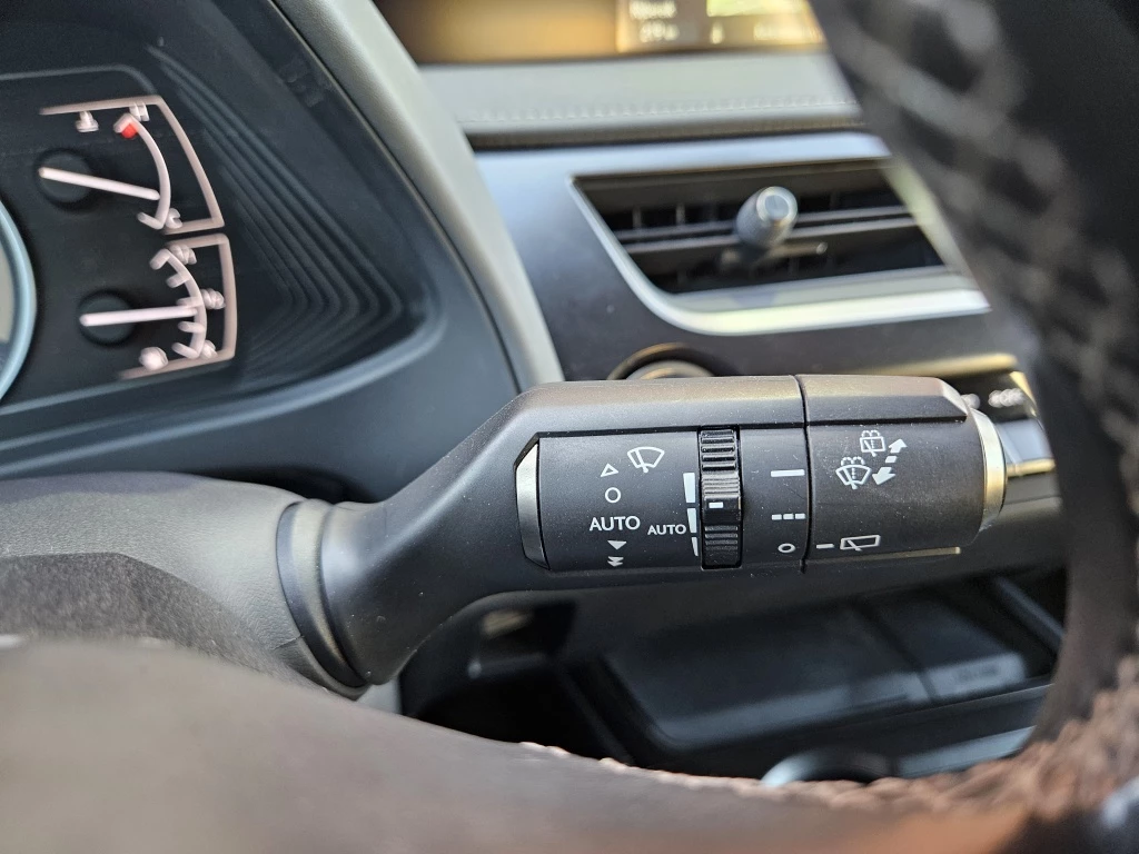 Hoofdafbeelding Lexus UX