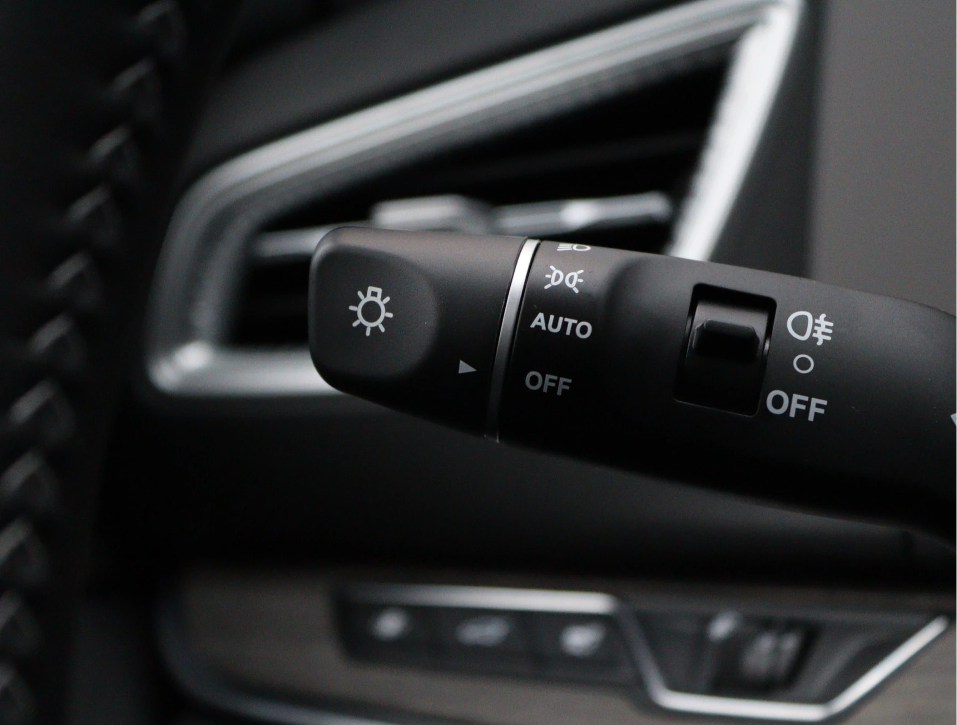 Hoofdafbeelding DFSK E5 PHEV