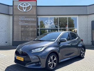 Toyota Yaris HYBRID 115 DYNAMIC COMFORT-PACK STOEL/STUURVERW PARK-SENSOREN BLIND-SPOT APPLE/ANDROID KEYLESS 16" LM-VELGEN ALL-SEASONS NL-AUTO