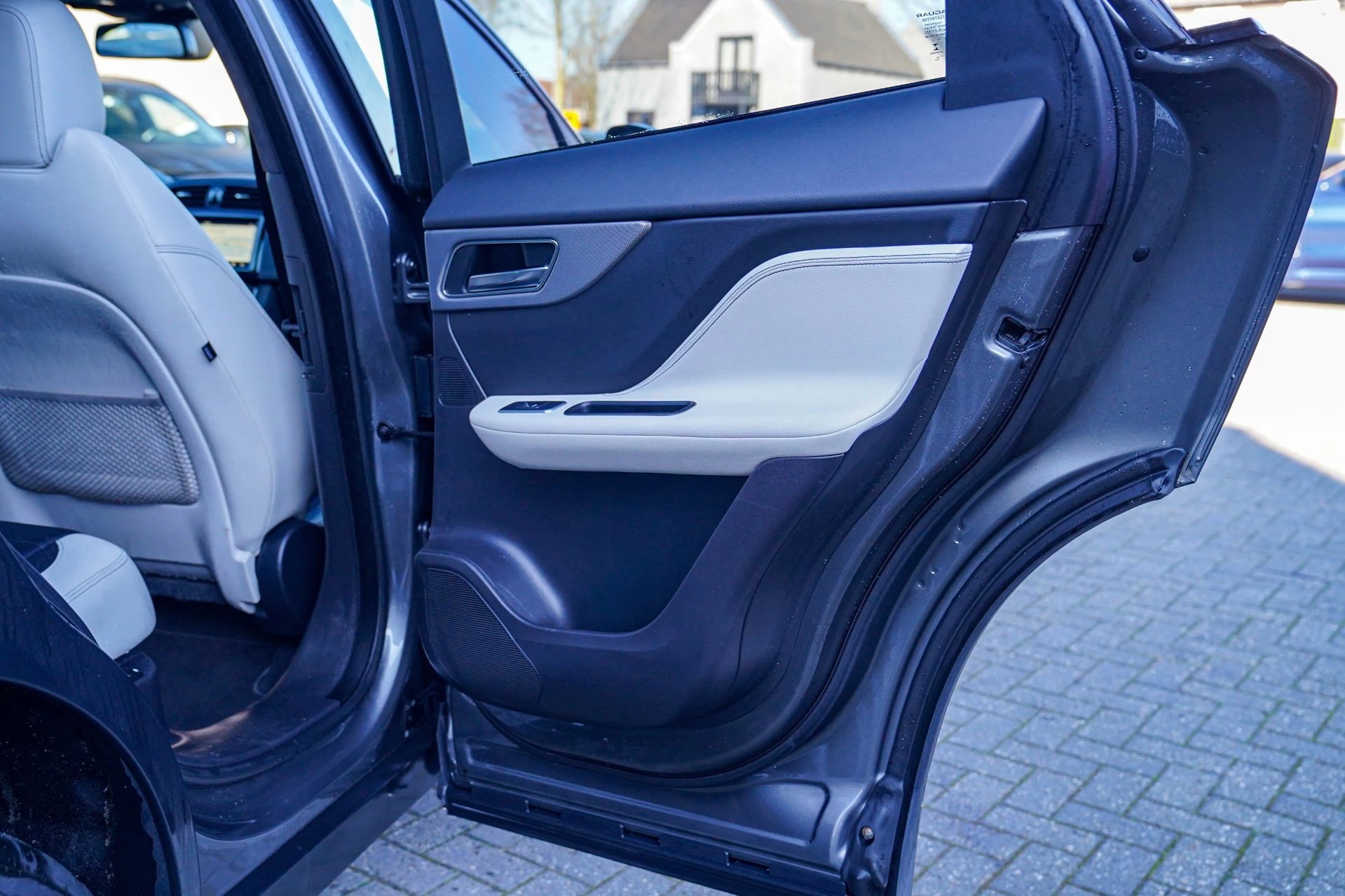 Hoofdafbeelding Jaguar F-PACE