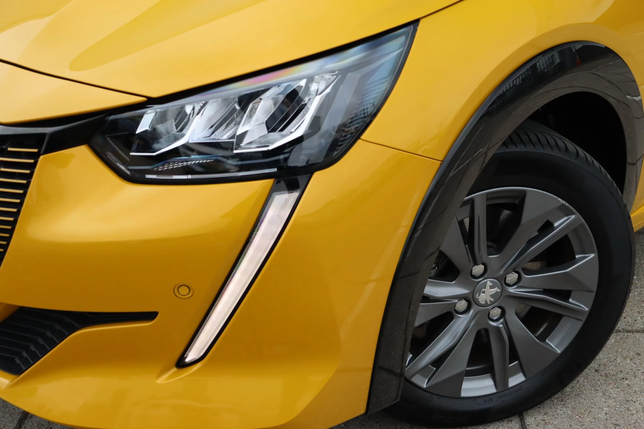 Hoofdafbeelding Peugeot e-208